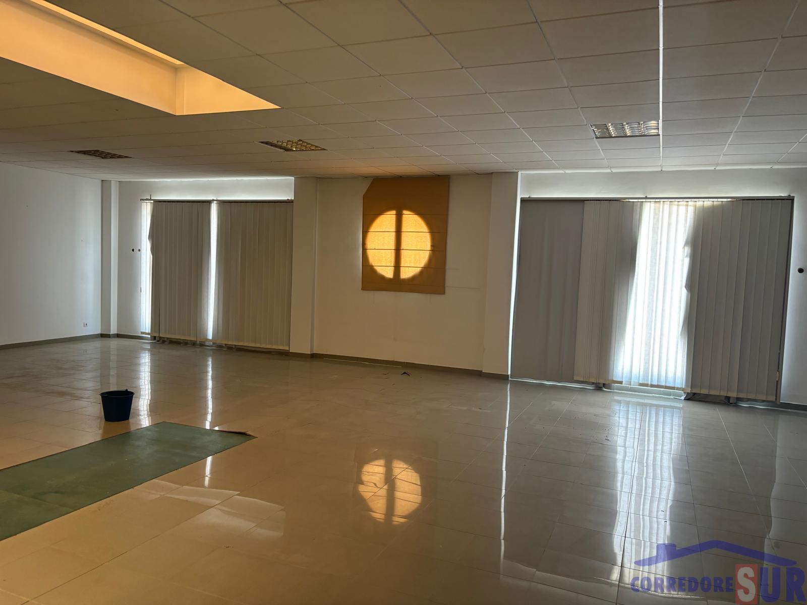 For sale of commercial in Córdoba