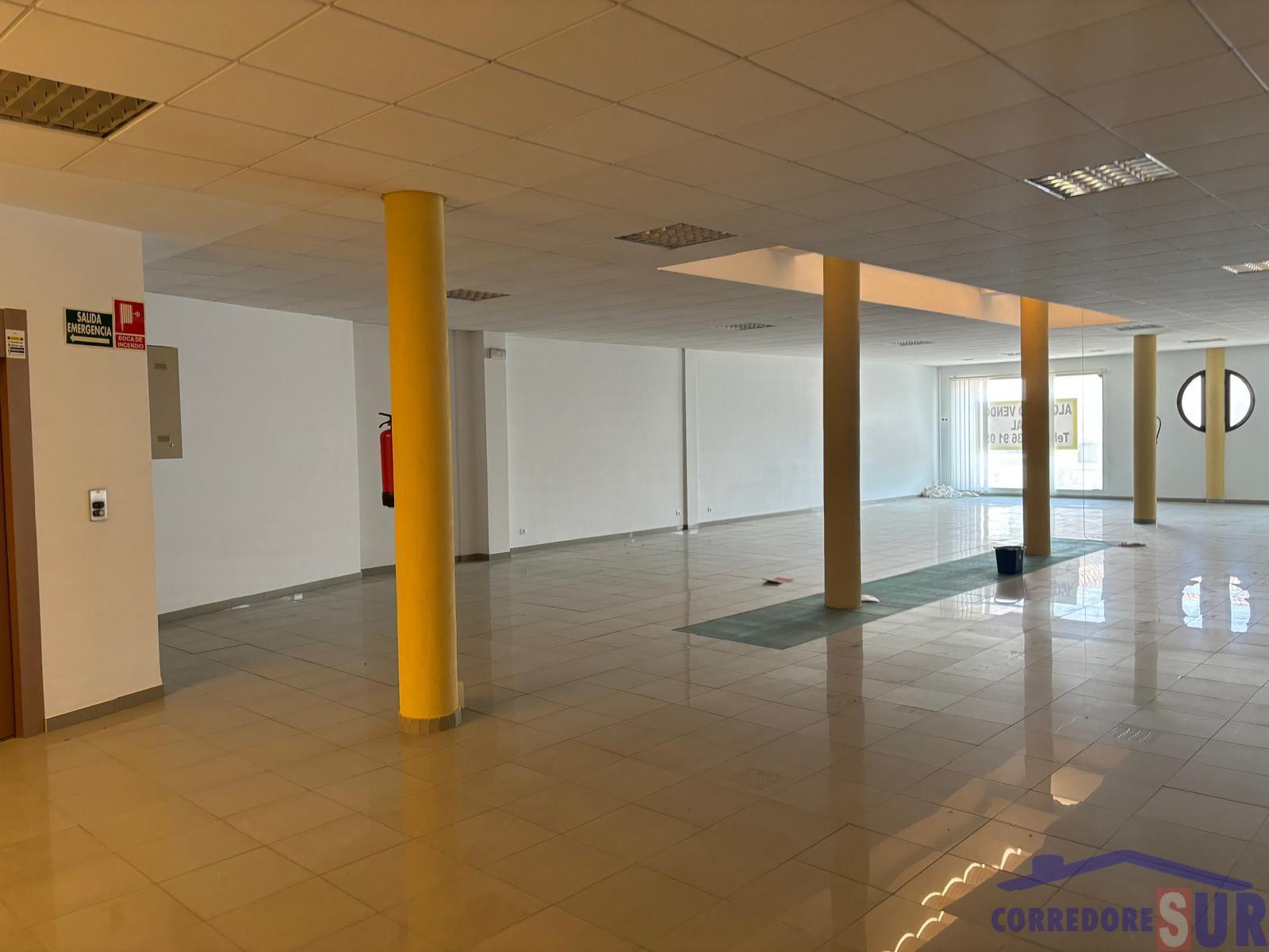 For sale of commercial in Córdoba