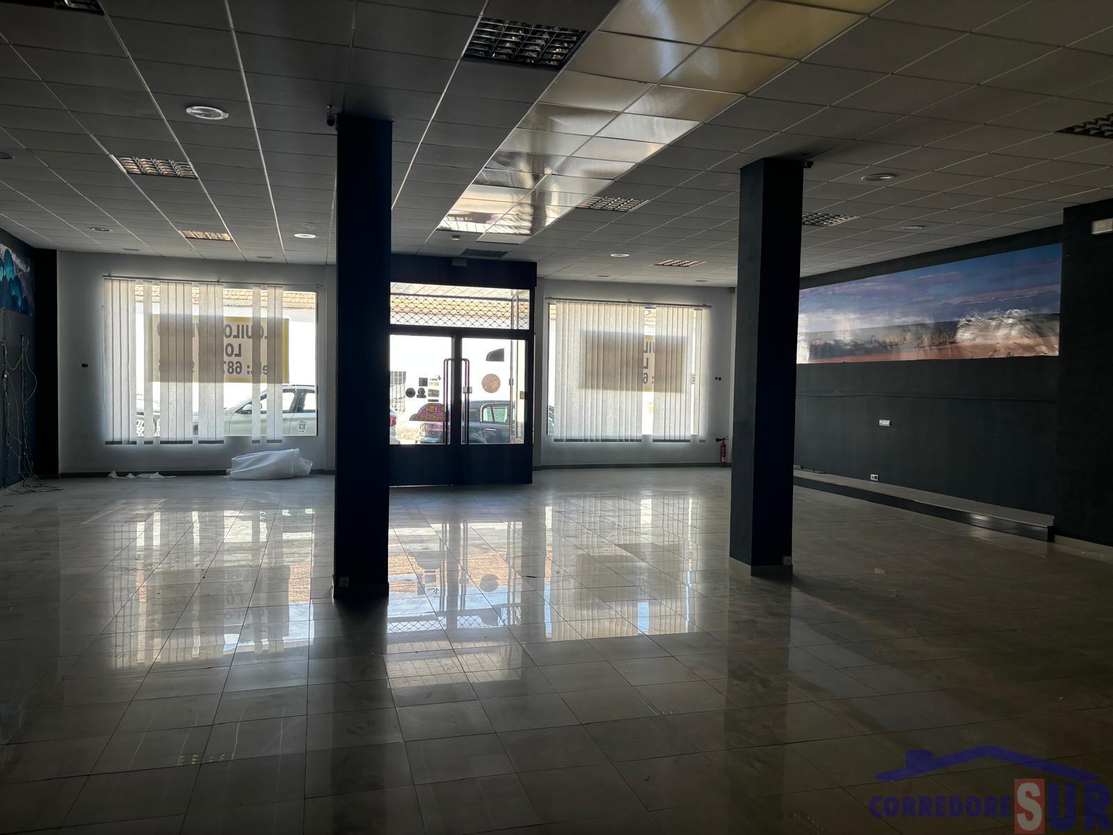 For sale of commercial in Córdoba