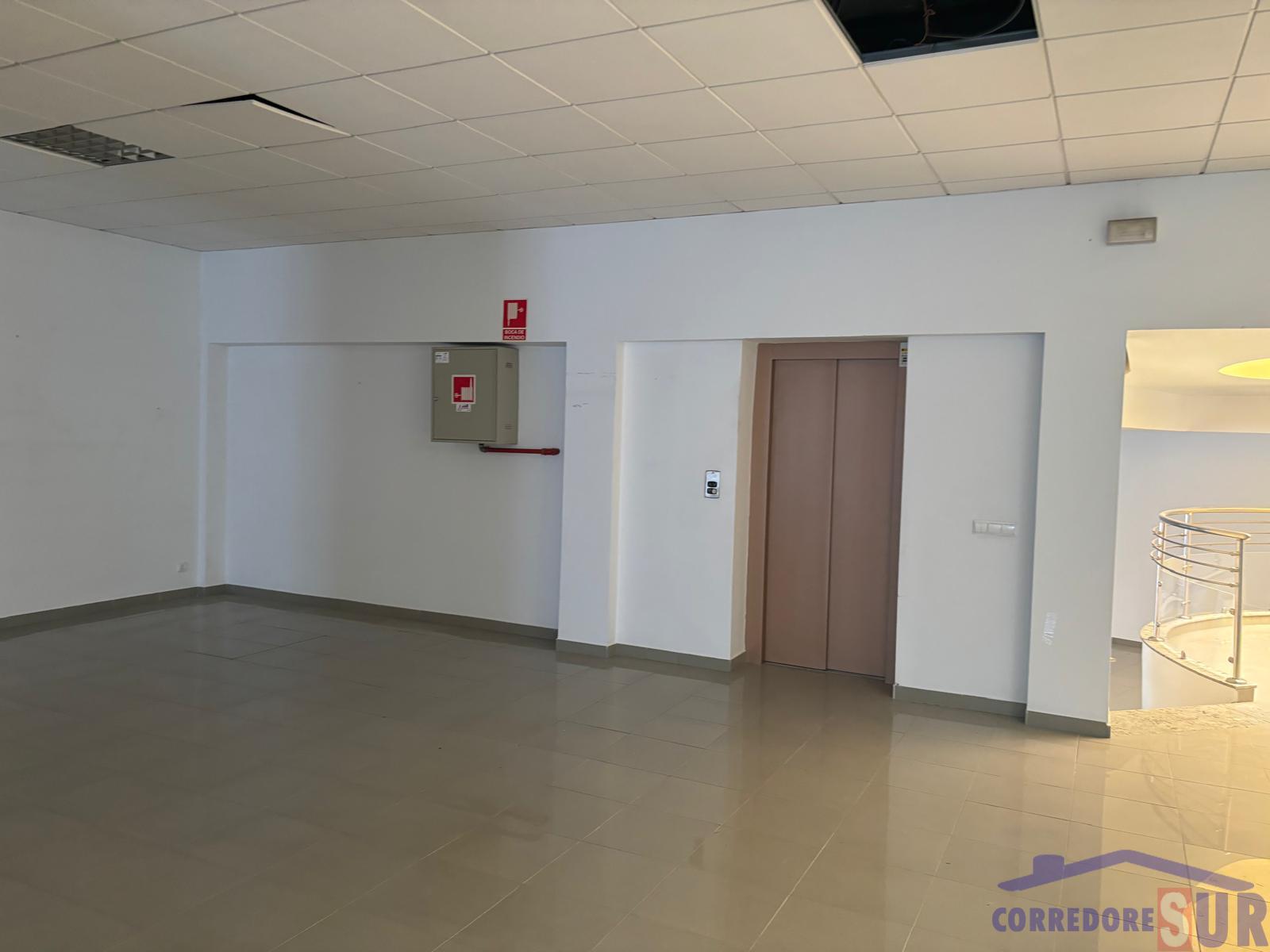 For sale of commercial in Córdoba