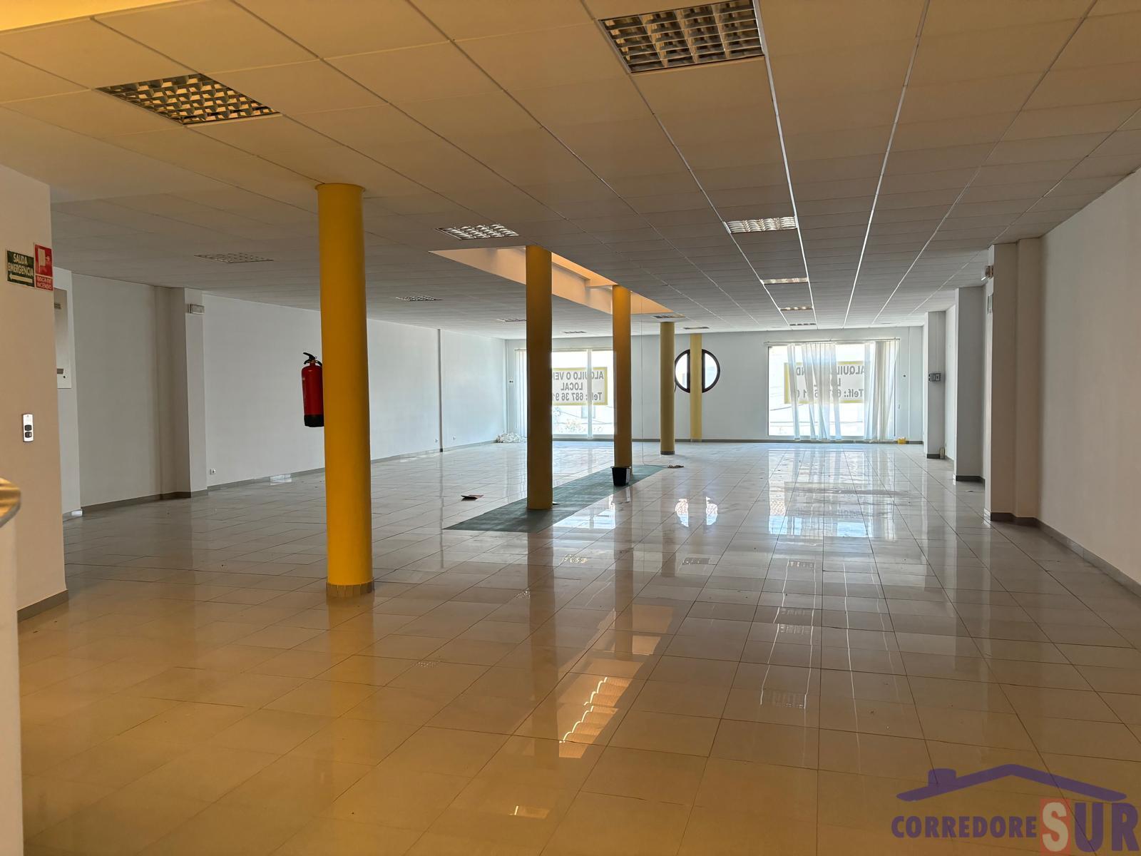 For sale of commercial in Córdoba
