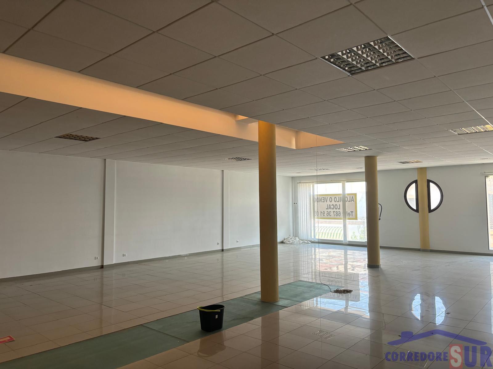 For sale of commercial in Córdoba
