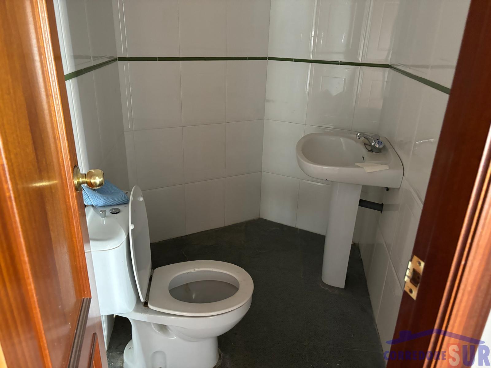 For sale of commercial in Córdoba