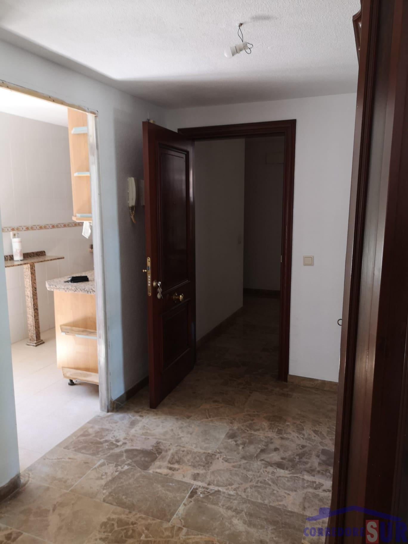 For sale of flat in Córdoba