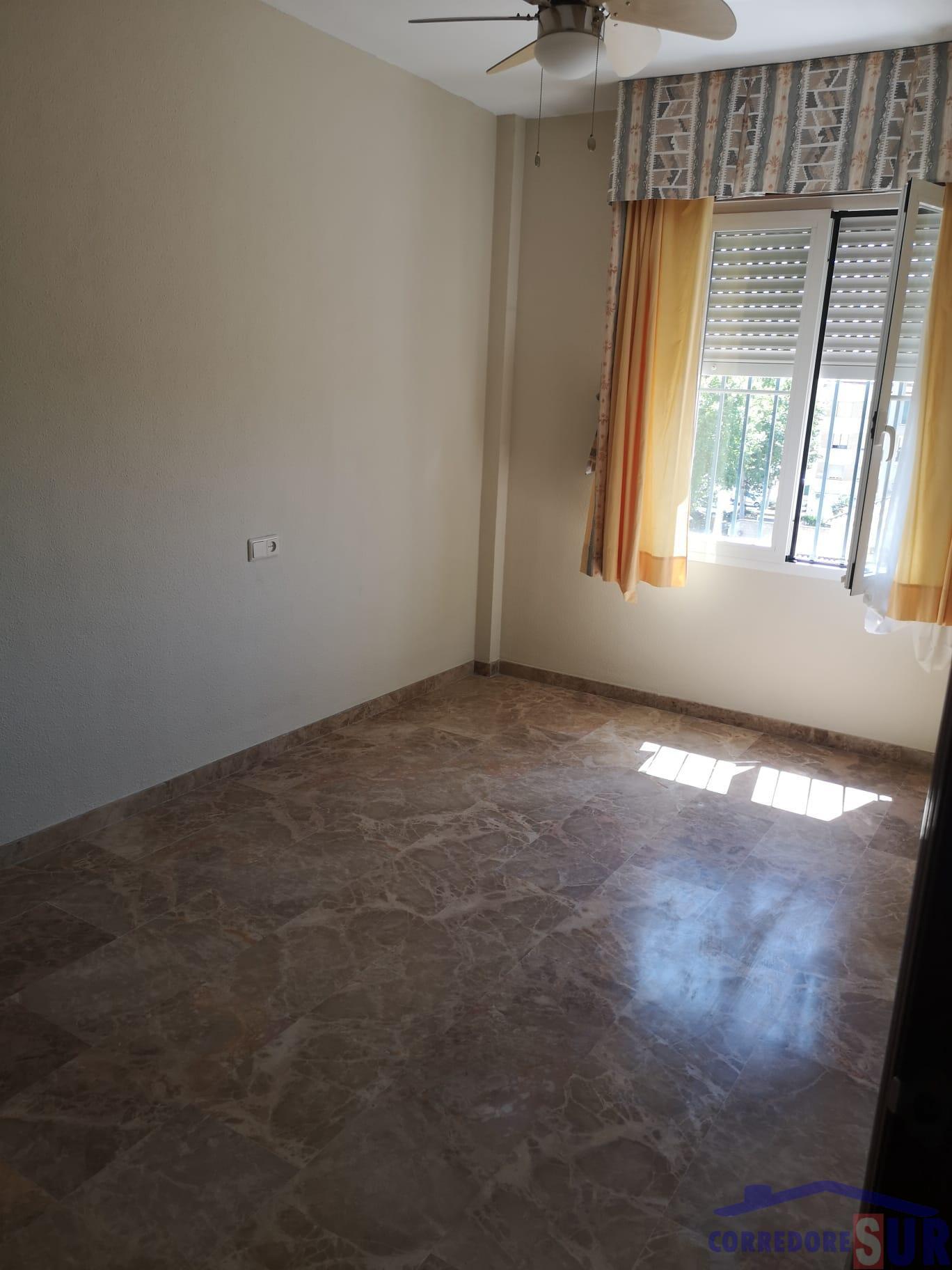 For sale of flat in Córdoba
