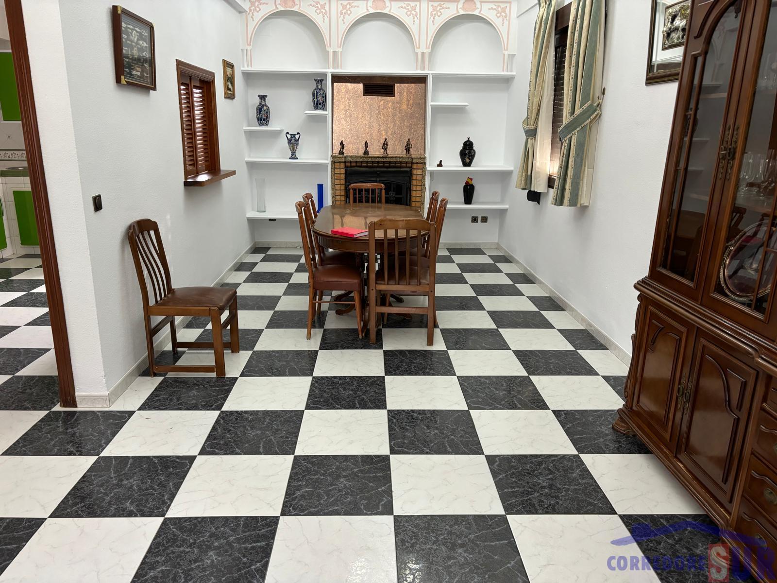 For sale of chalet in Córdoba