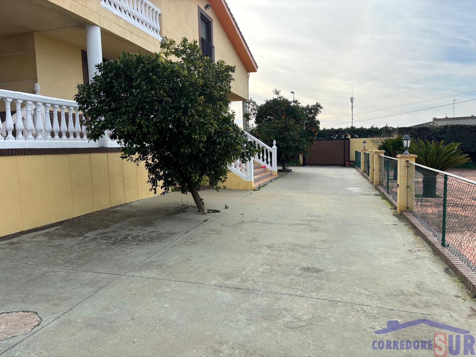 For sale of chalet in Córdoba