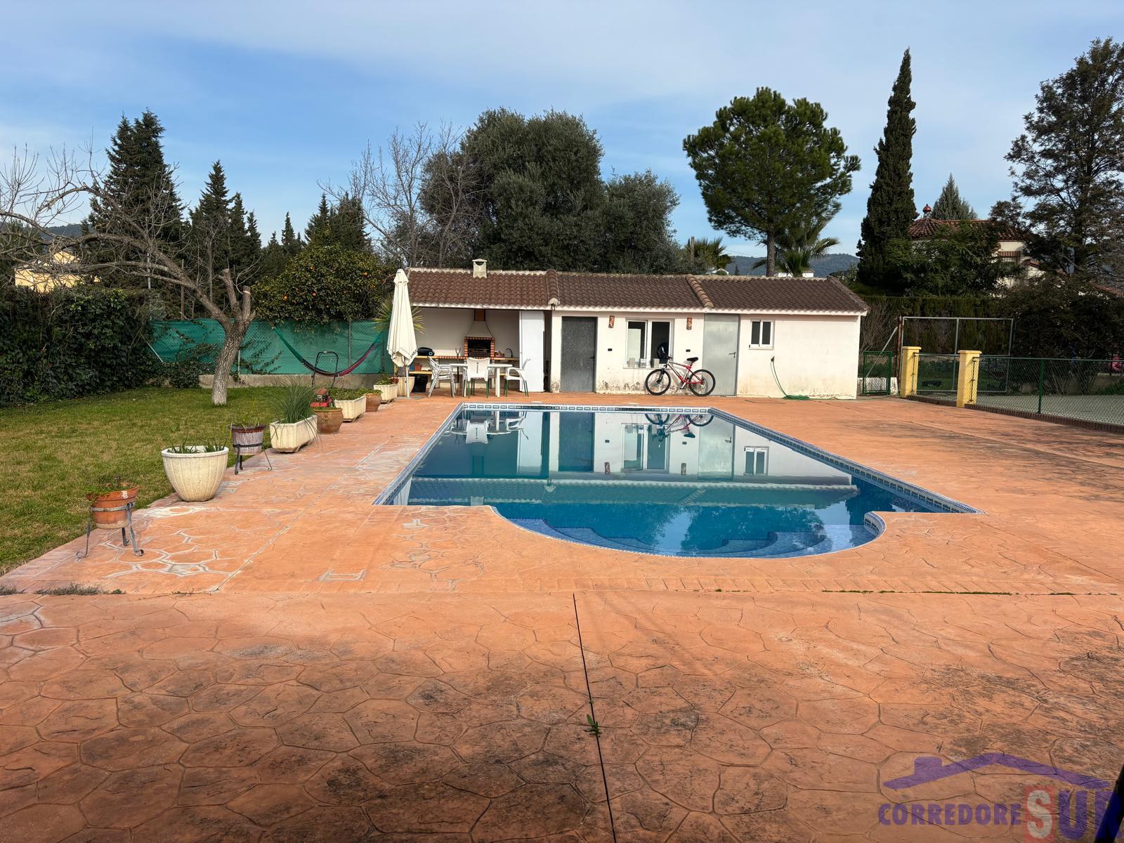 For sale of chalet in Córdoba