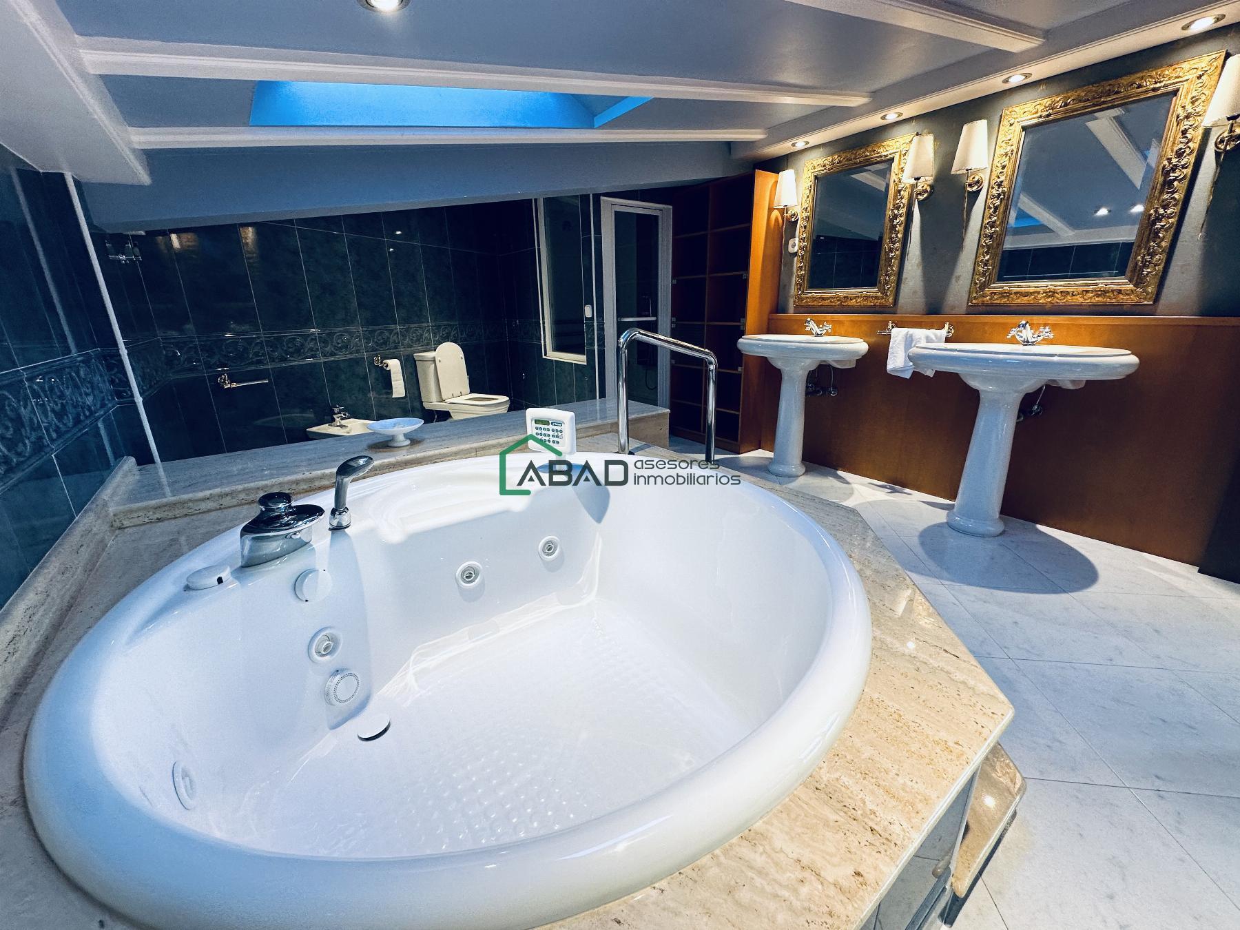 For sale of chalet in Mungia