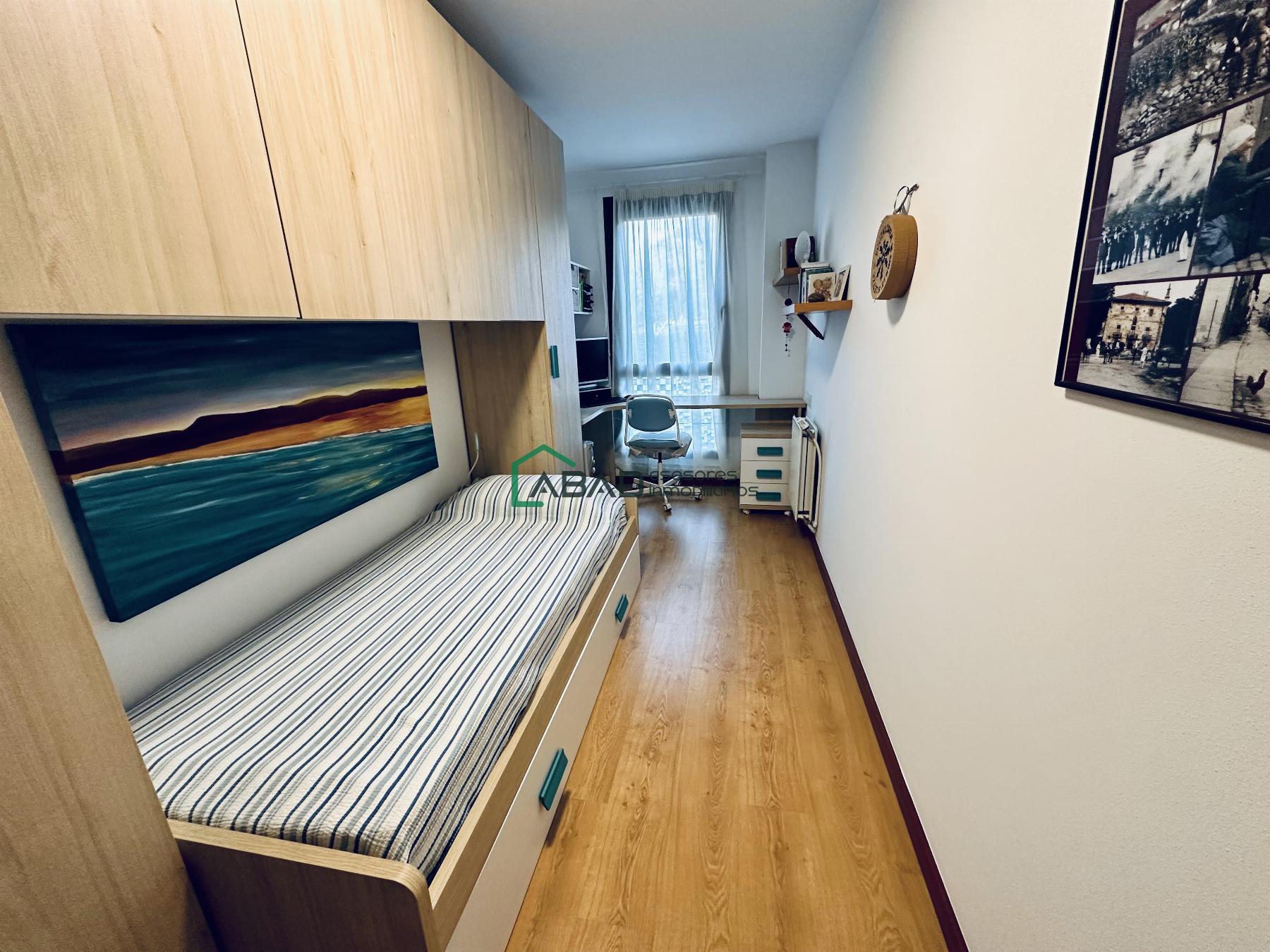 For sale of flat in Areatza