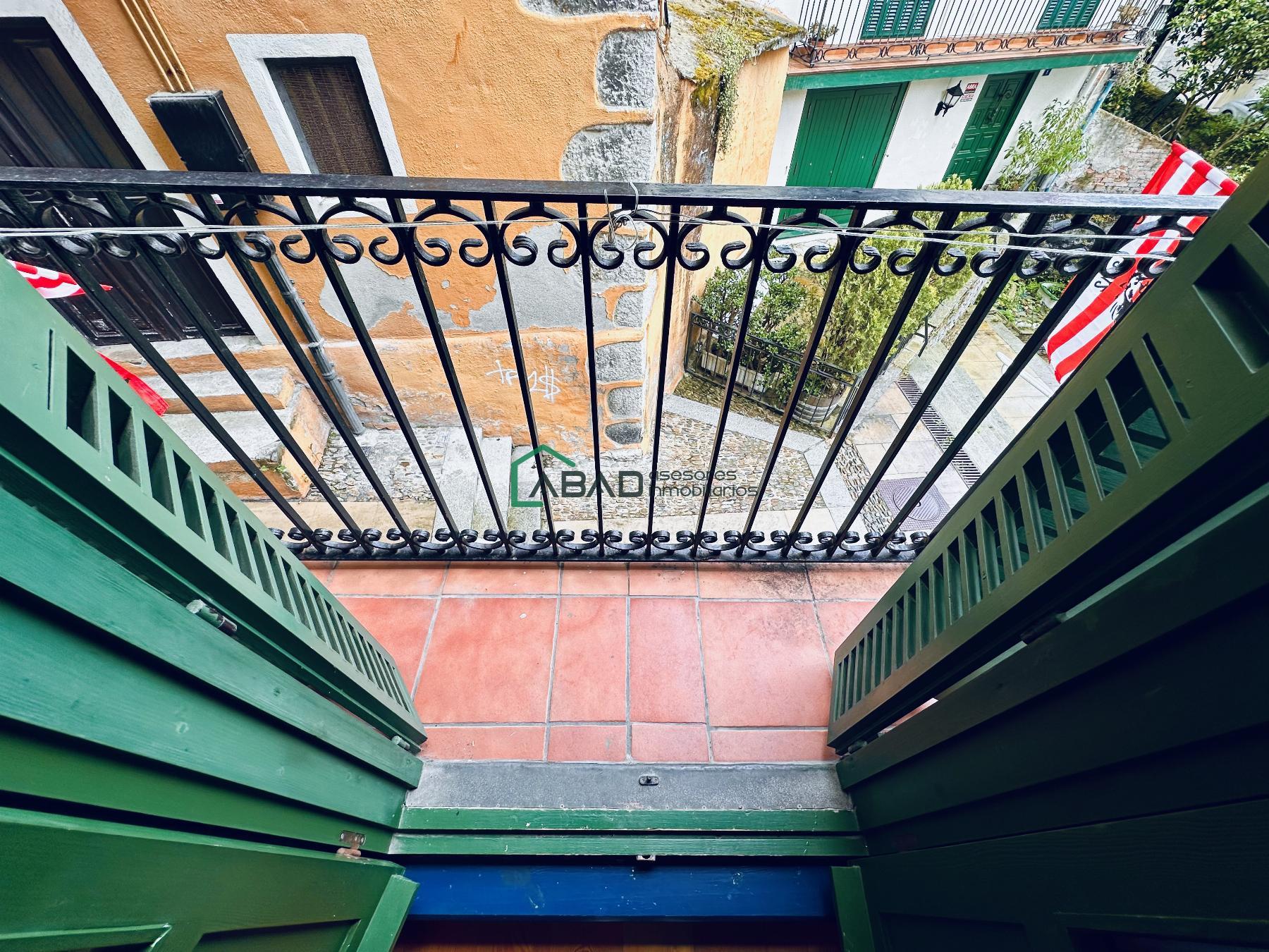 For sale of duplex in Mundaka