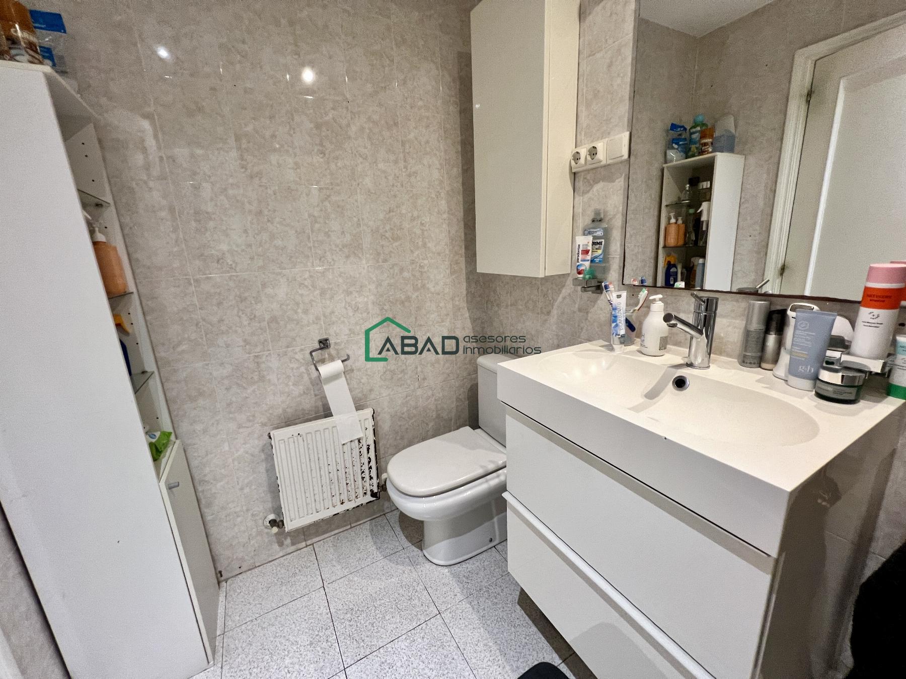 Suite bathroom