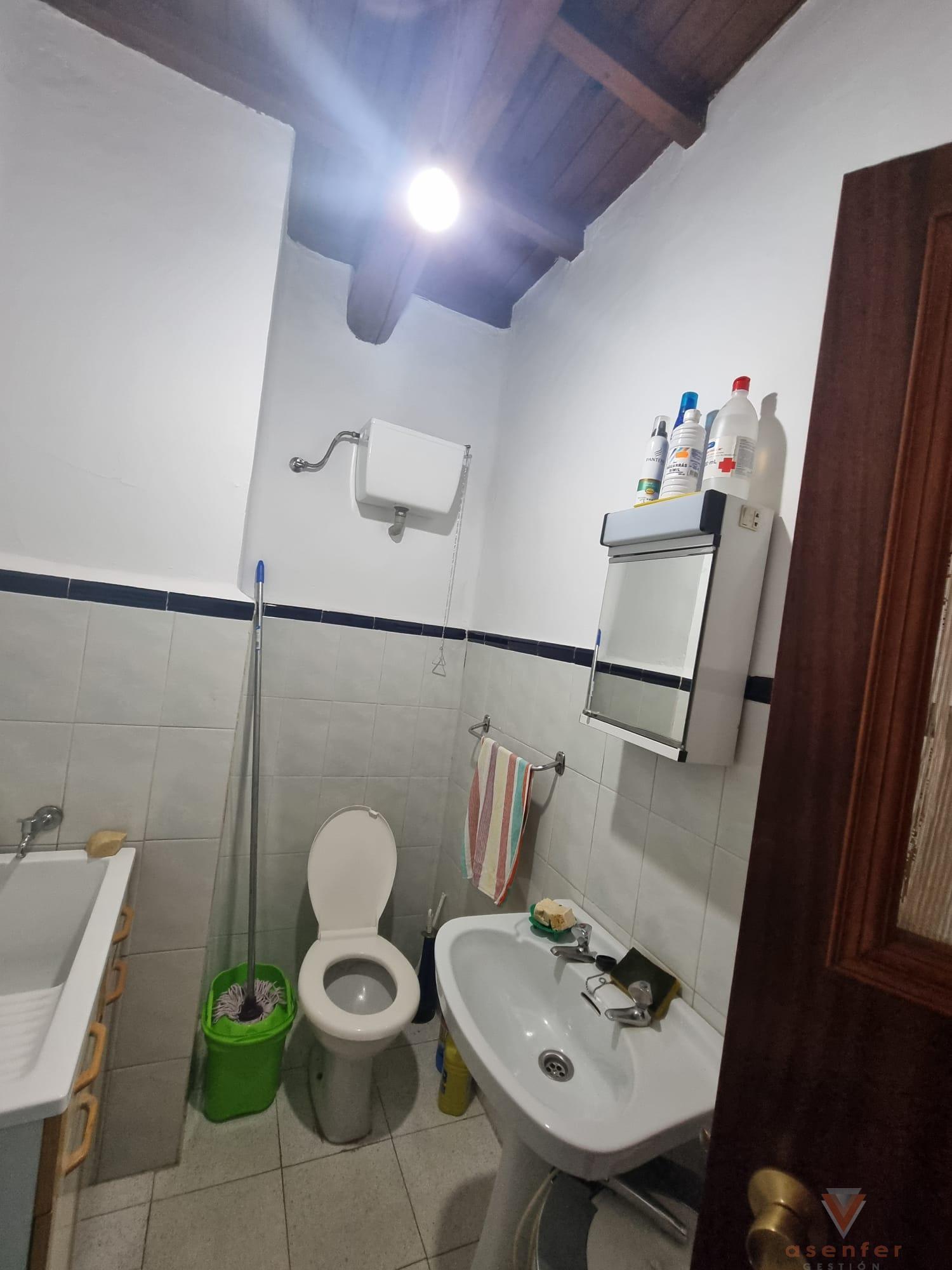 For sale of house in Valverde del Fresno