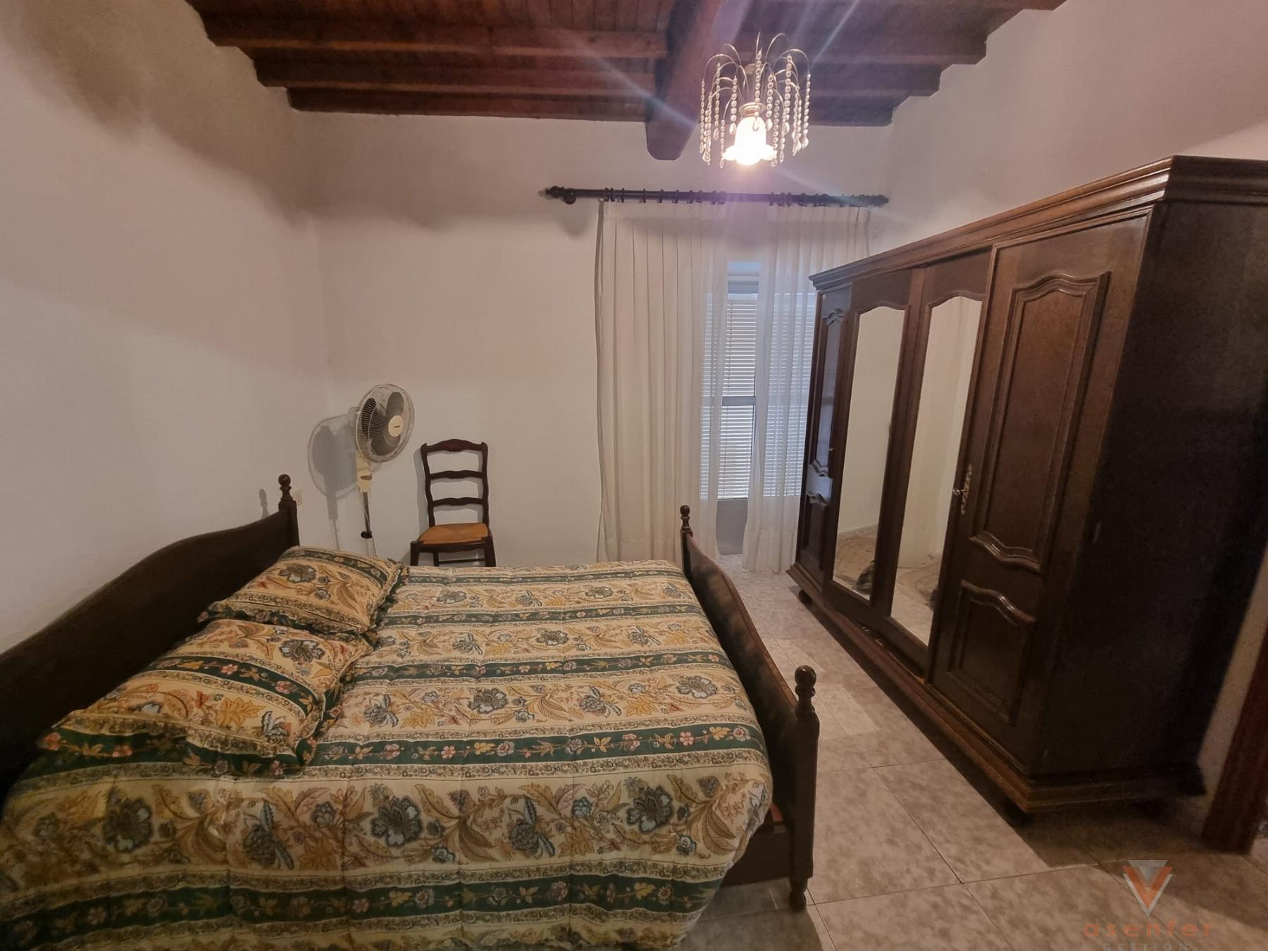 For sale of house in Valverde del Fresno