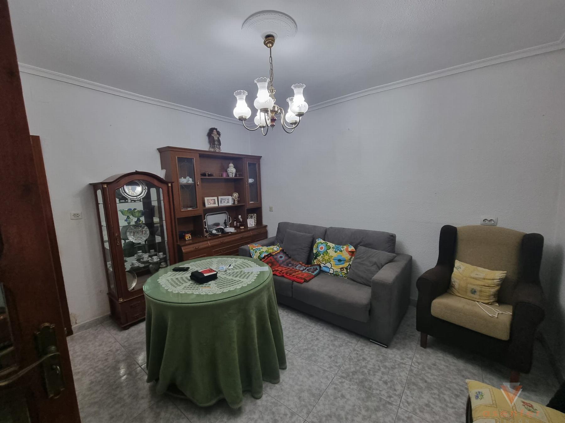 For sale of house in Valverde del Fresno