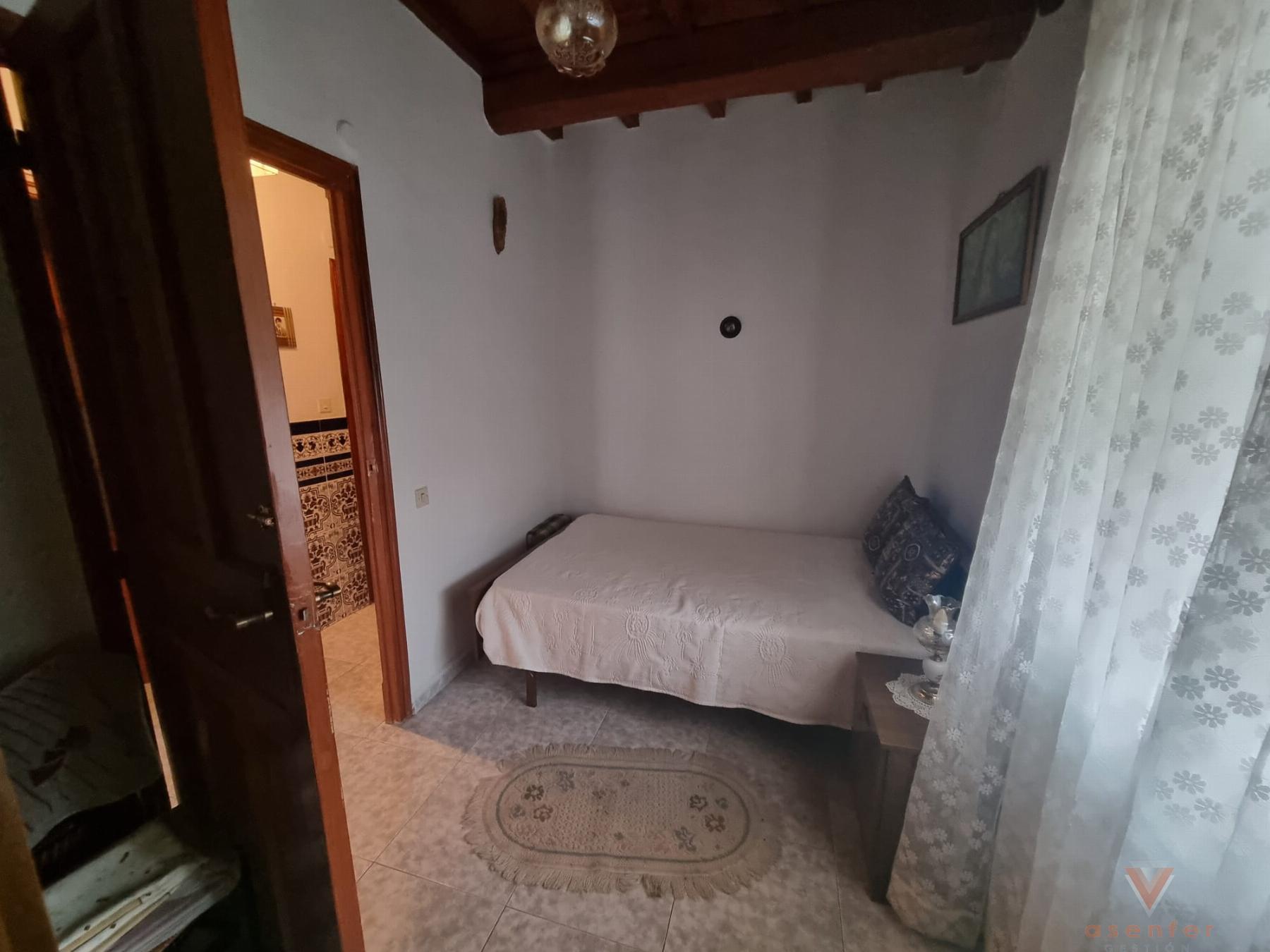 For sale of house in Valverde del Fresno