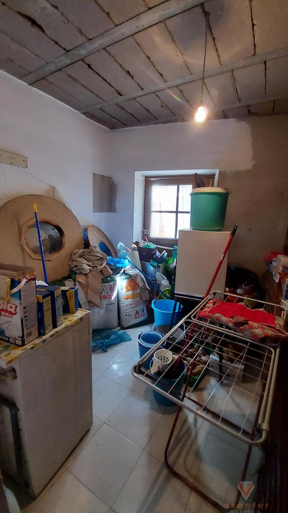 For sale of house in Valverde del Fresno