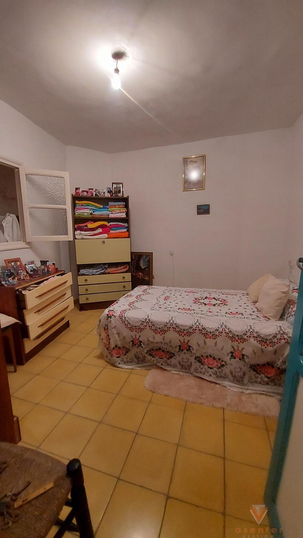 For sale of house in Valverde del Fresno