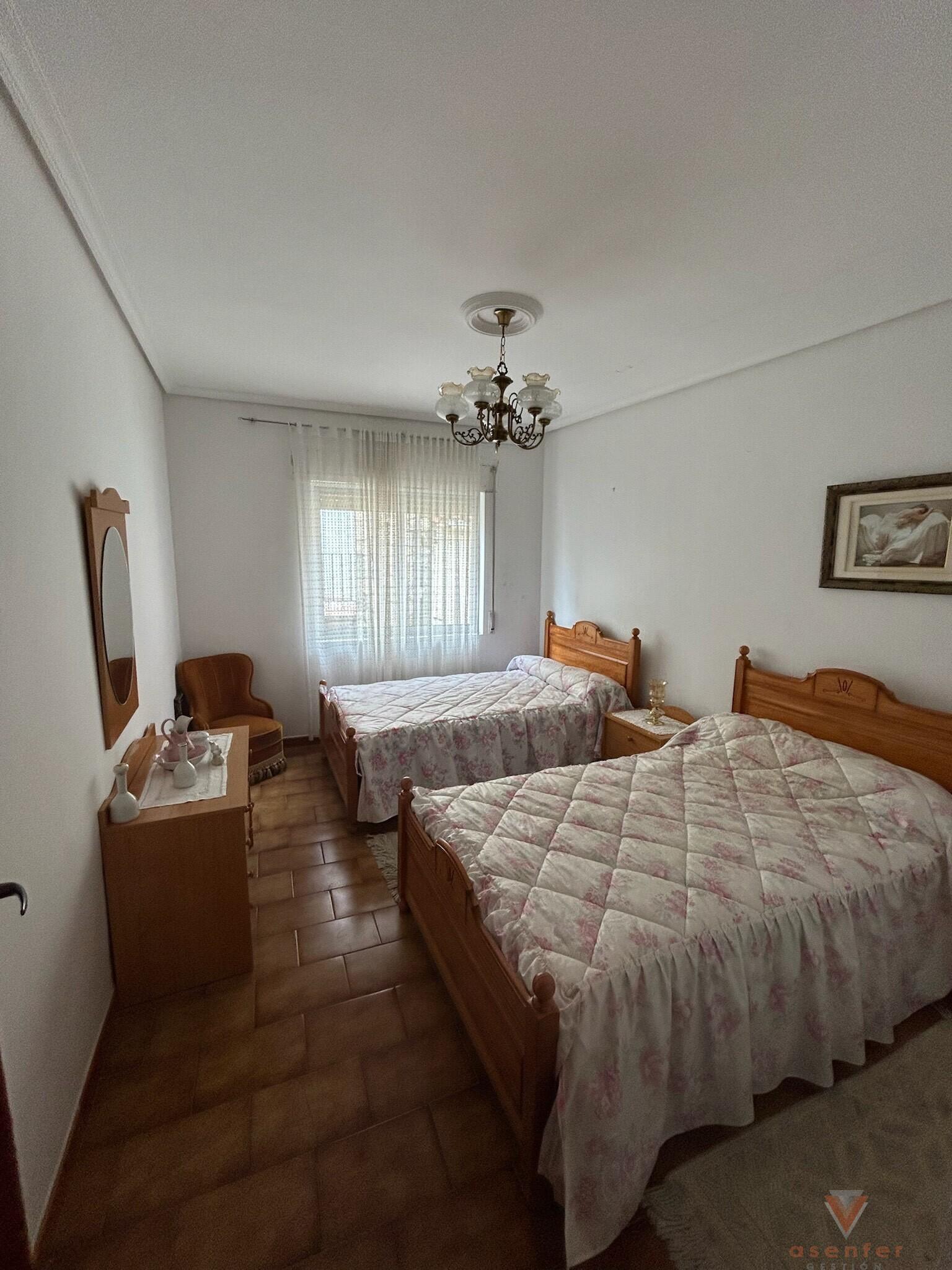 For sale of house in Valverde del Fresno