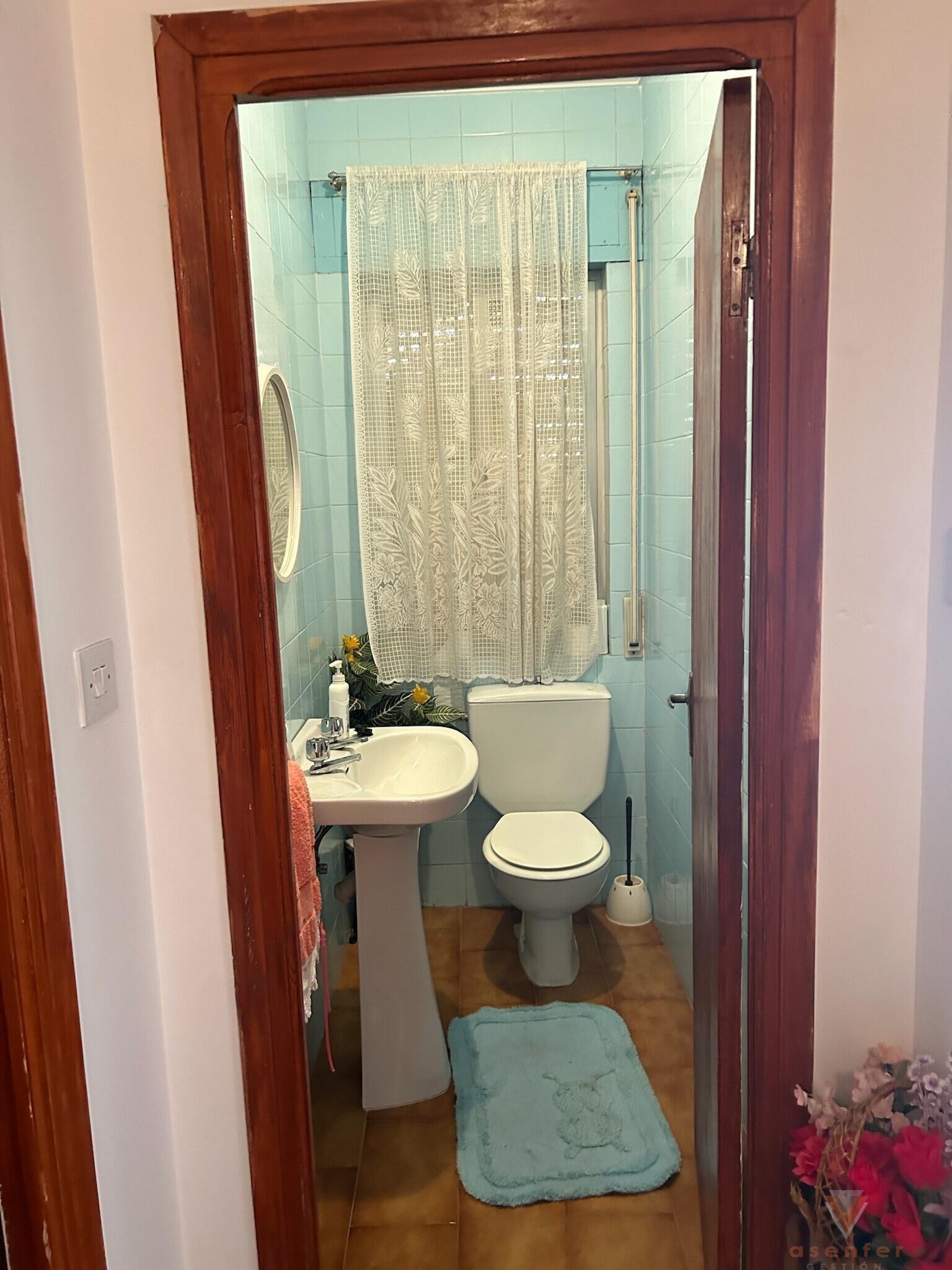 For sale of house in Valverde del Fresno