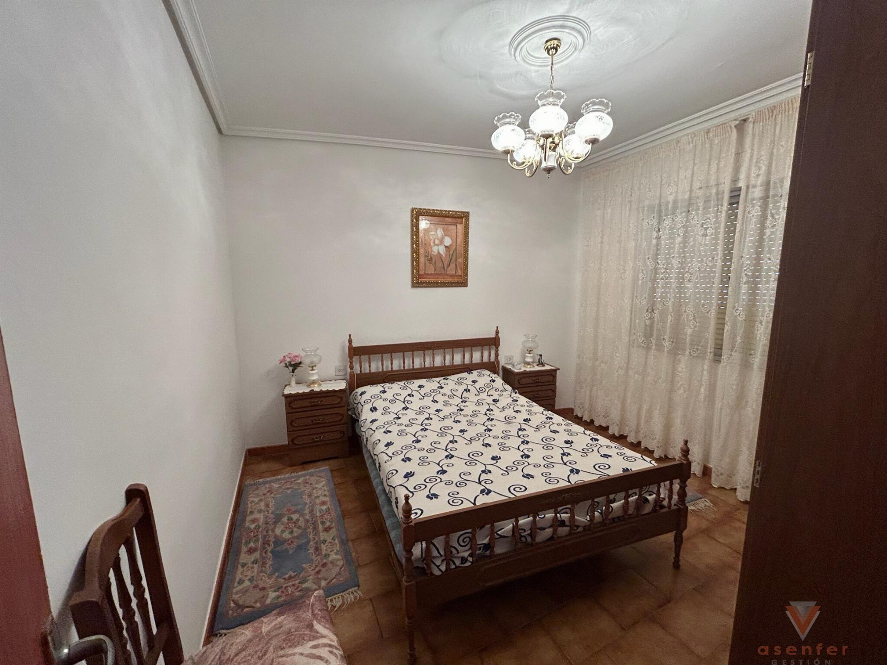 For sale of house in Valverde del Fresno