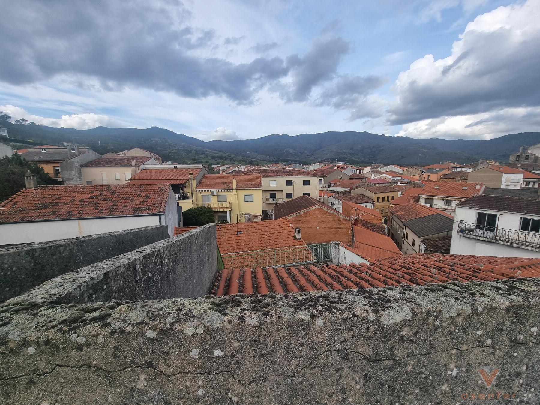 For sale of house in Valverde del Fresno