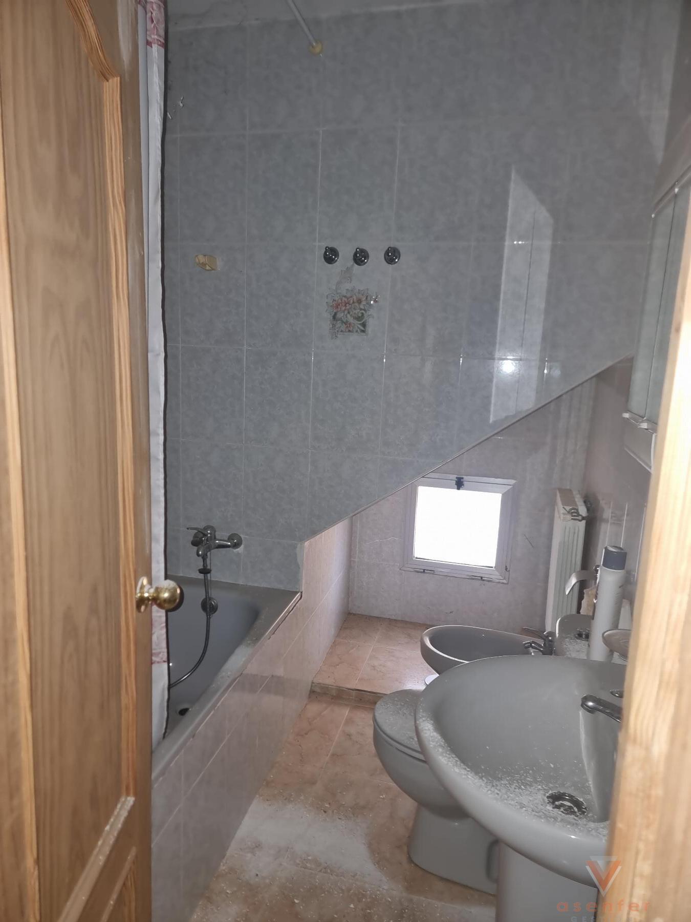 For sale of house in Valverde del Fresno