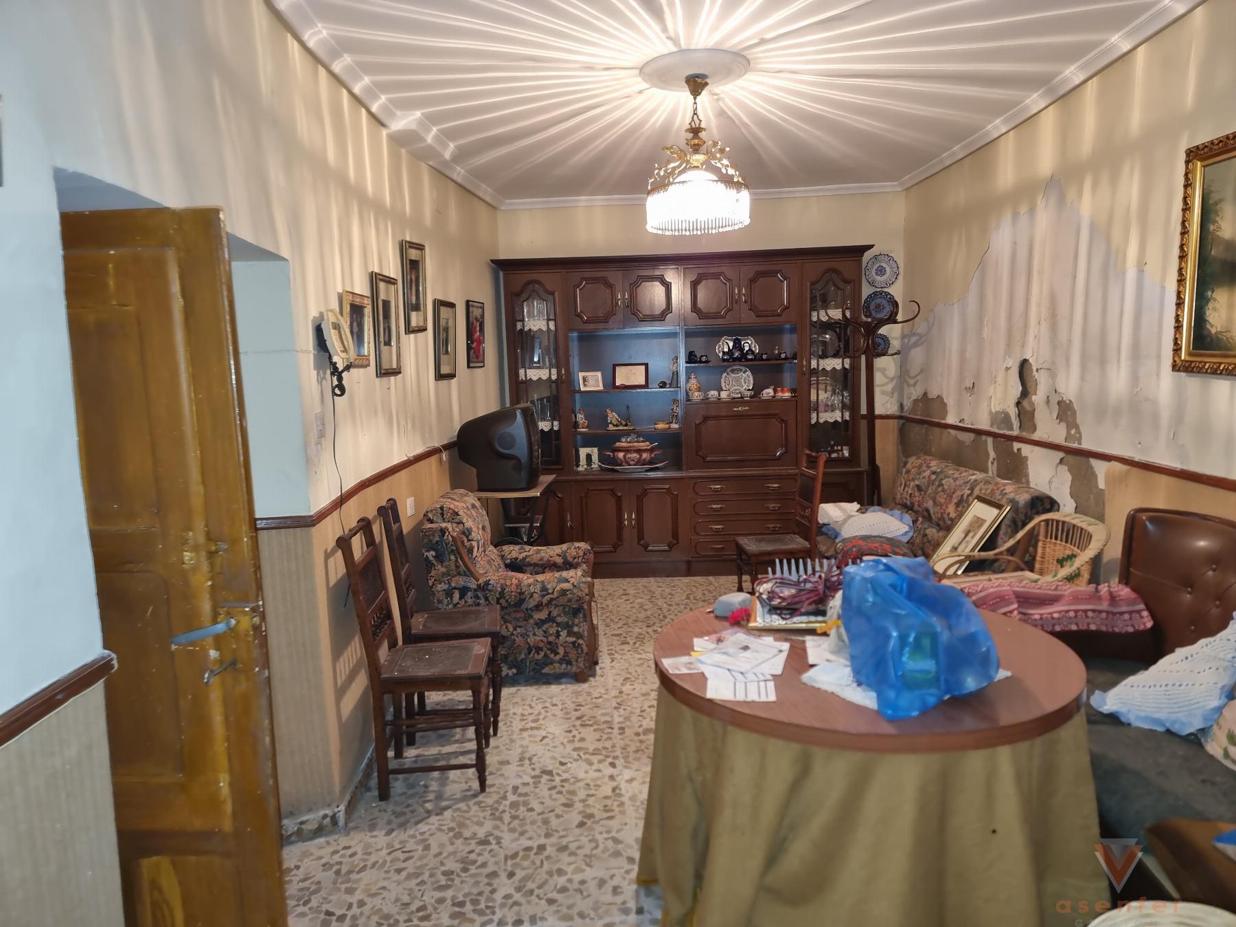 For sale of house in Valverde del Fresno