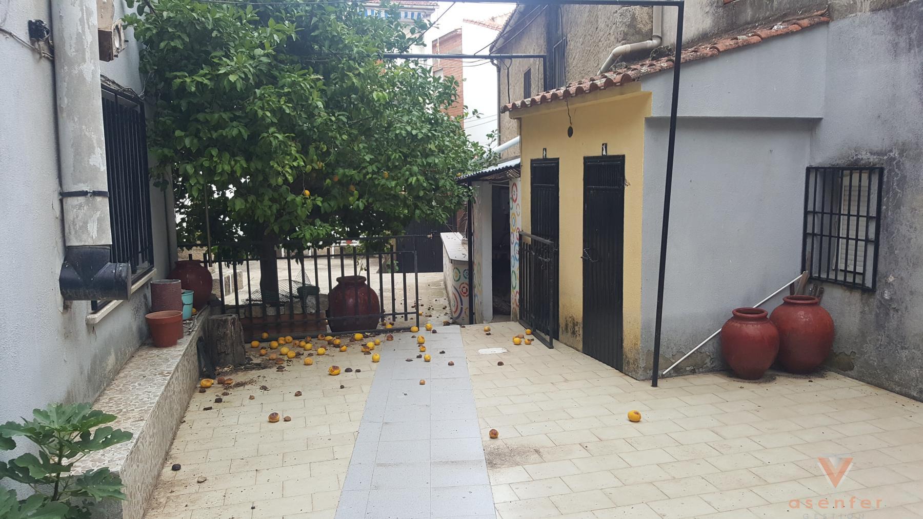 For sale of house in Valverde del Fresno