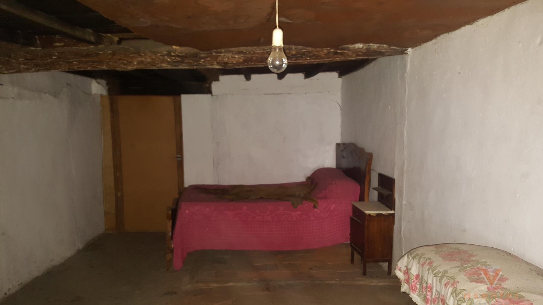 For sale of house in Valverde del Fresno