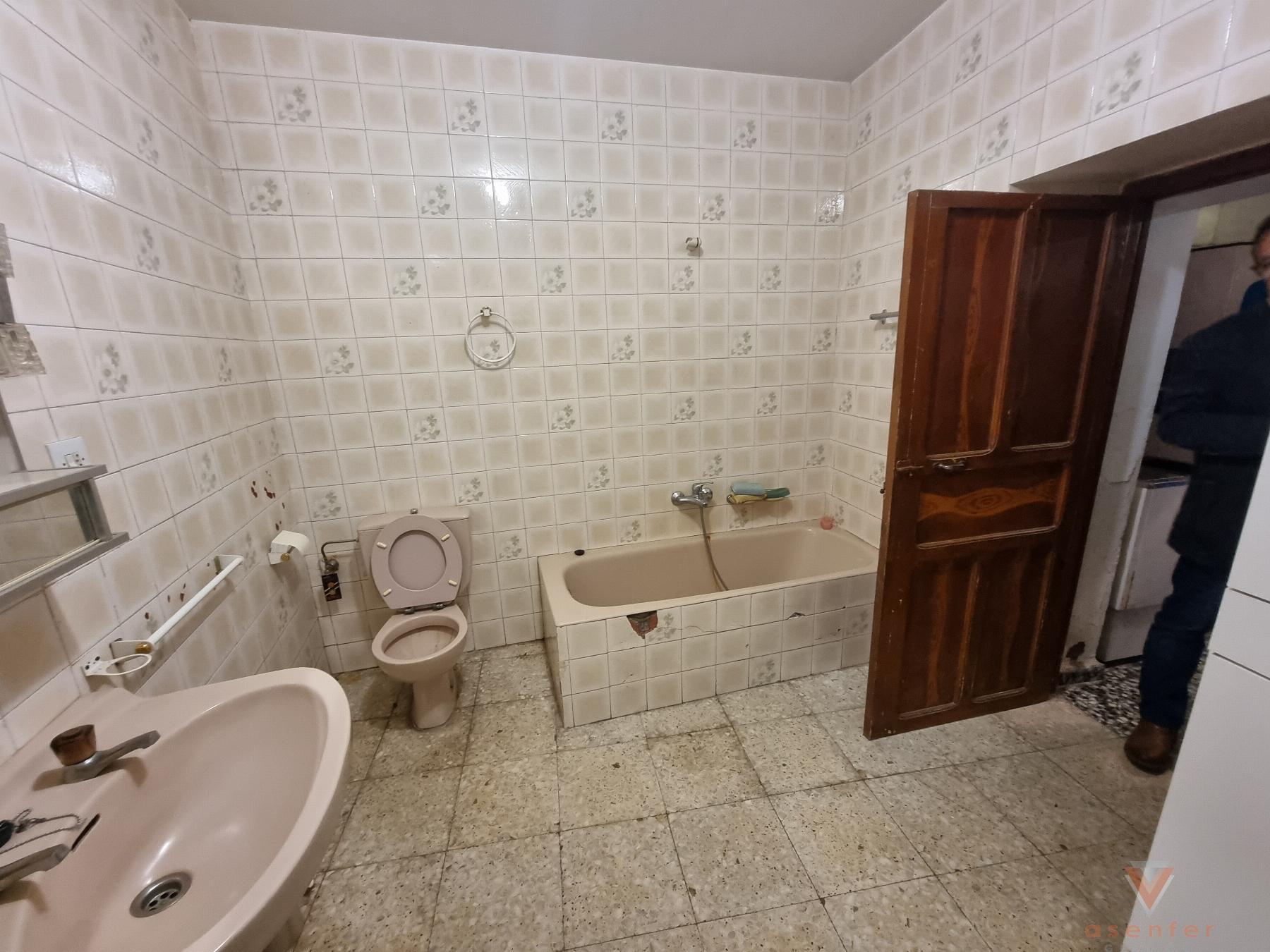 For sale of house in Valverde del Fresno