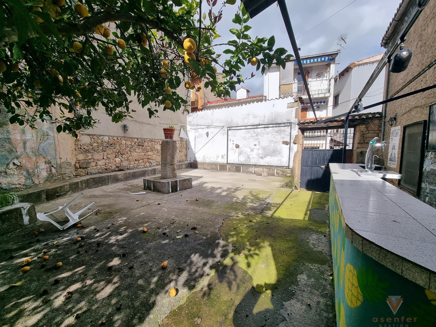 For sale of house in Valverde del Fresno