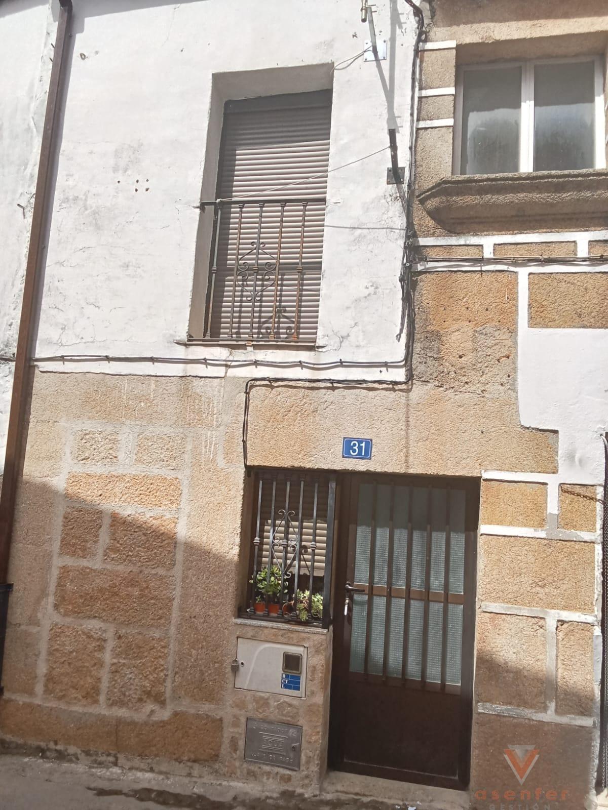 For sale of house in Valverde del Fresno