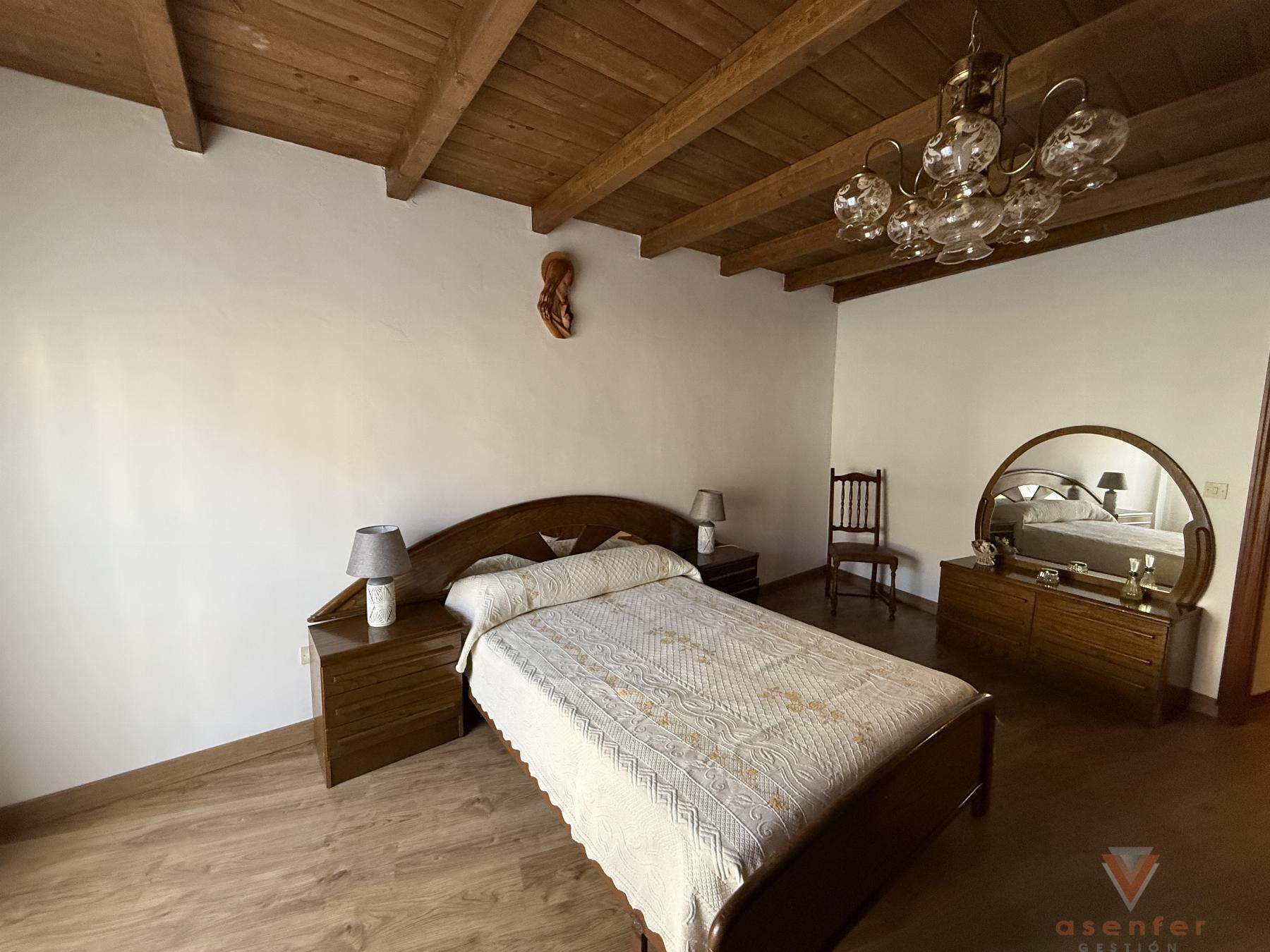 Venta de casa en San Martín de Trevejo