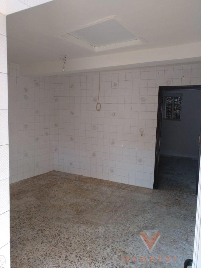 For sale of house in Valverde del Fresno