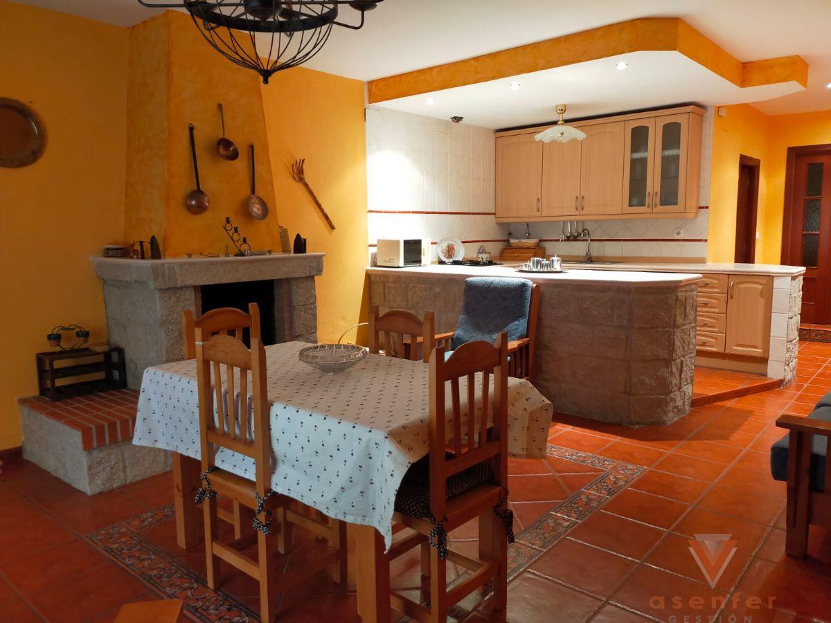 For sale of house in Valverde del Fresno