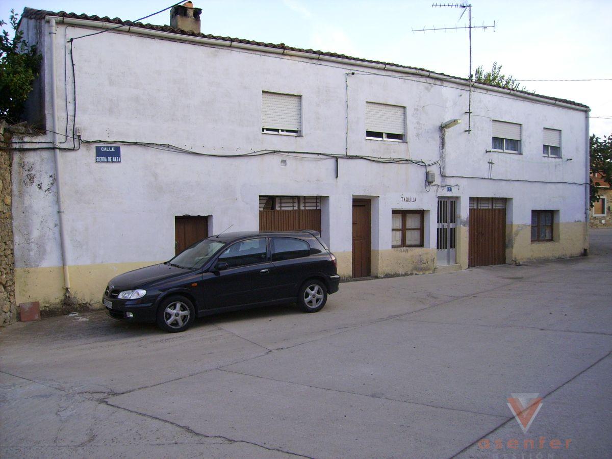 For sale of land in Valverde del Fresno