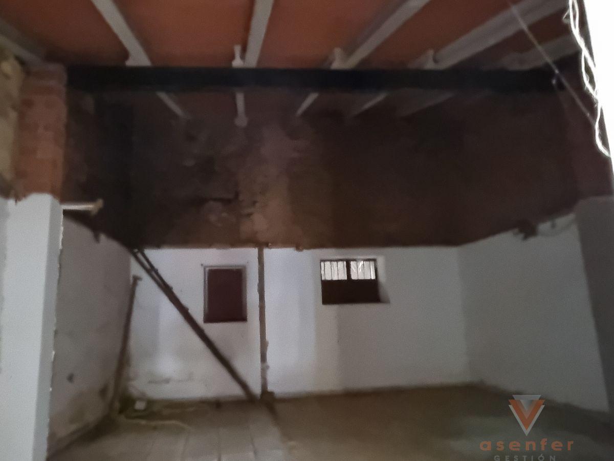 For sale of house in Valverde del Fresno