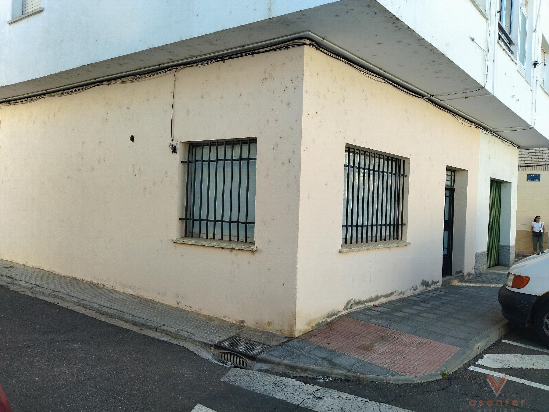 Venta de local comercial en Coria