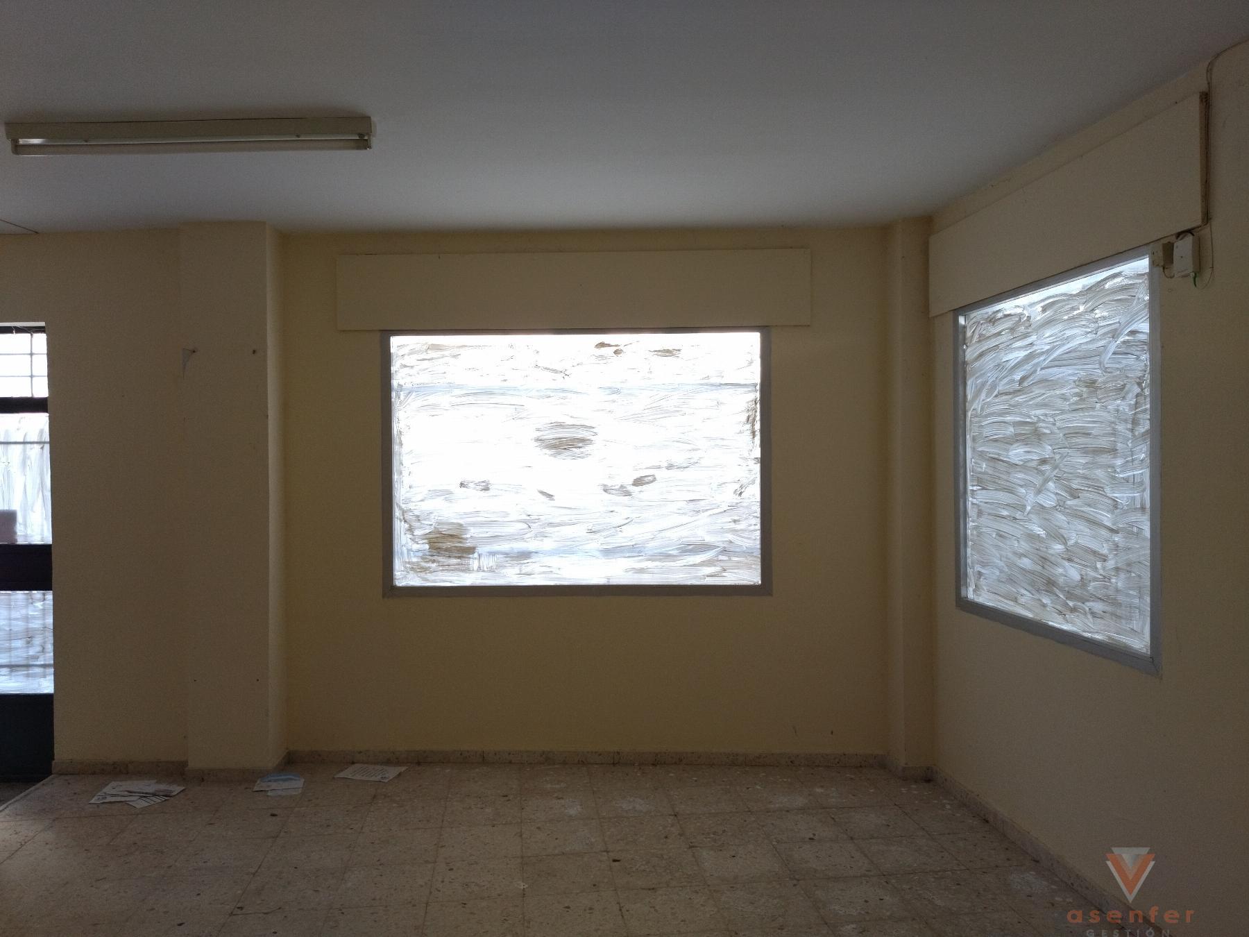 Venta de local comercial en Coria