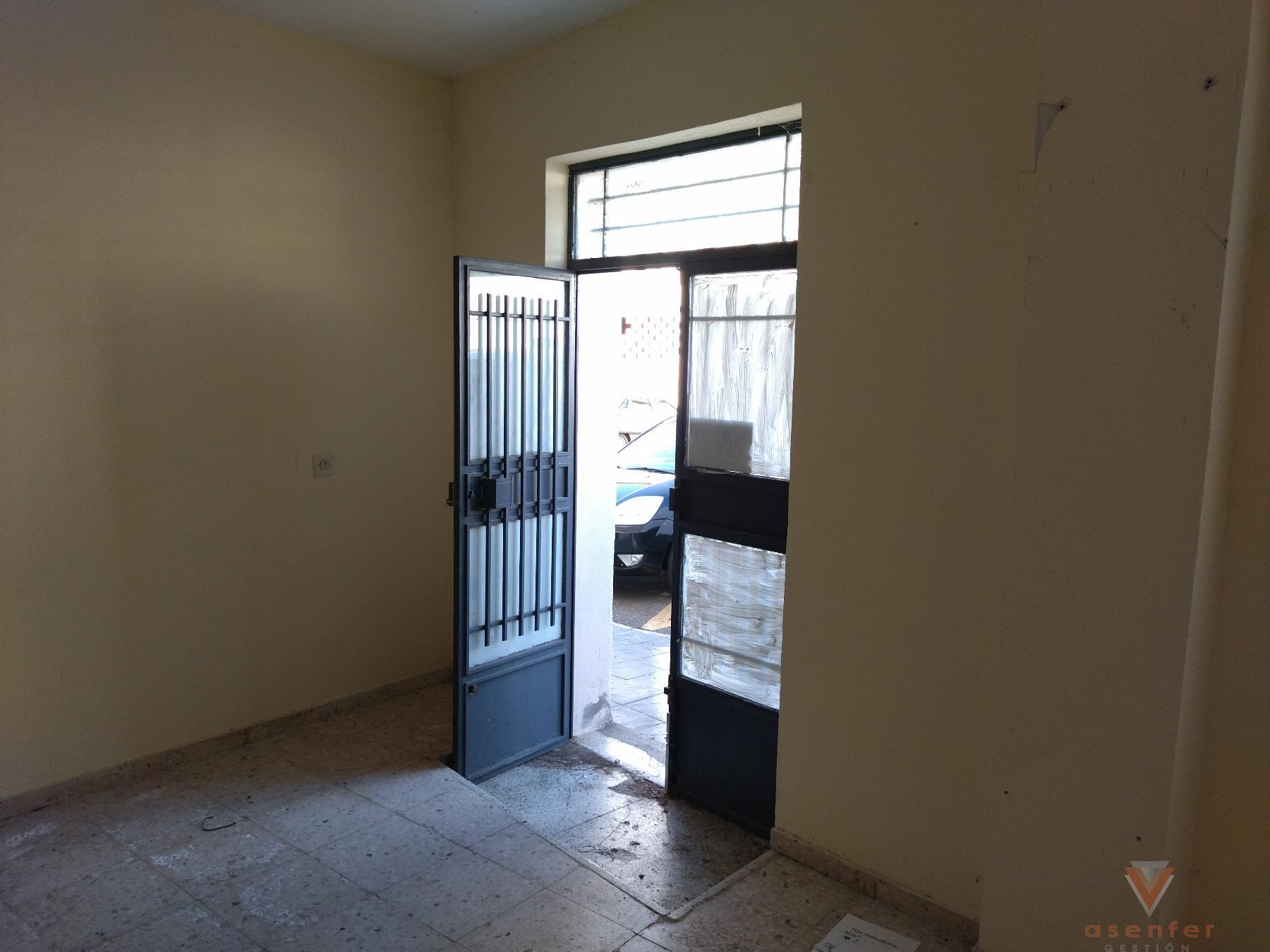 Venta de local comercial en Coria