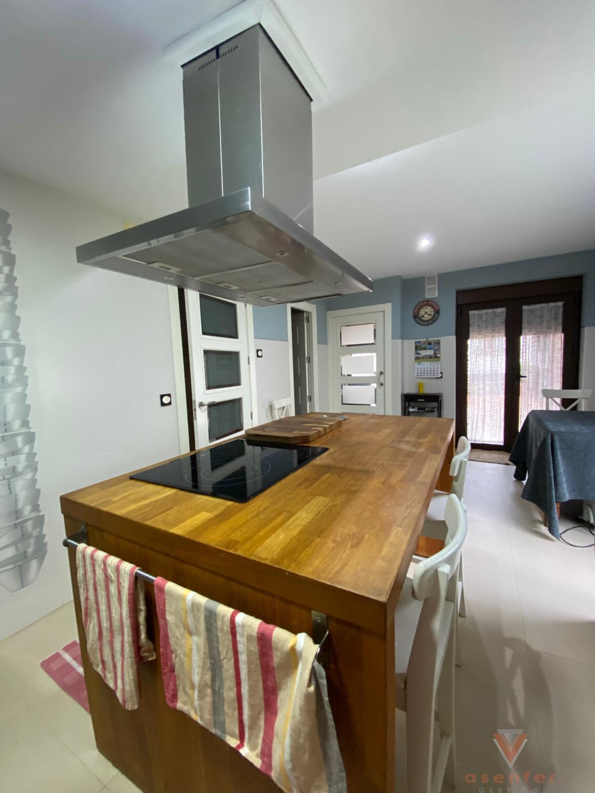 For sale of chalet in Valverde del Fresno