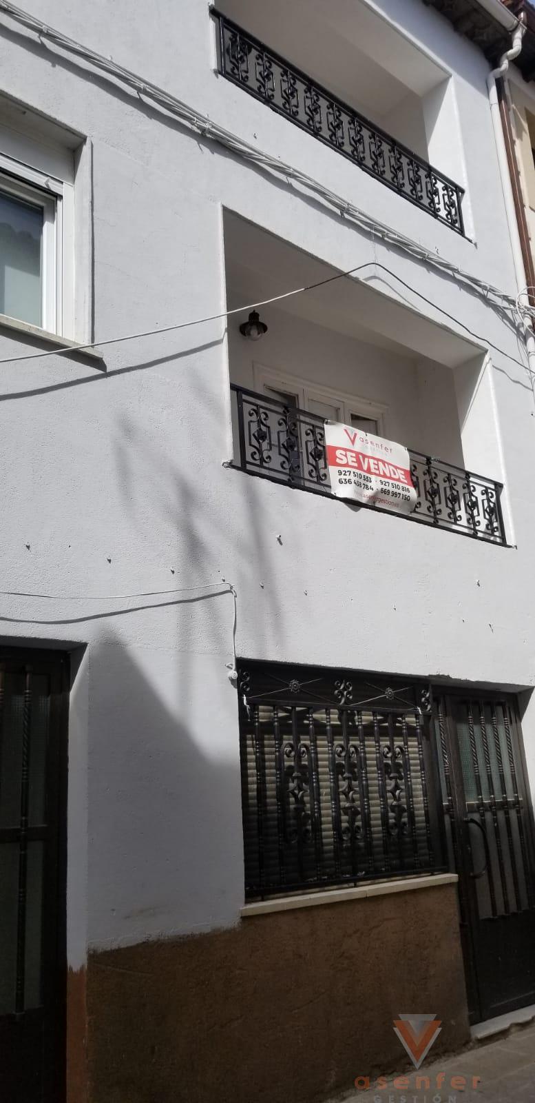 For sale of house in Valverde del Fresno