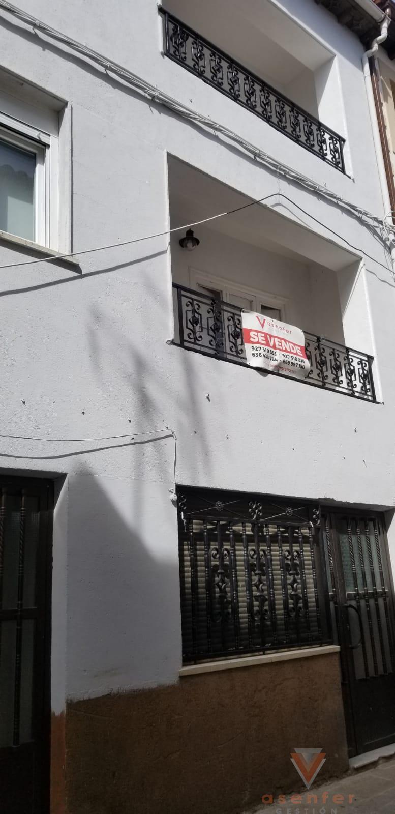 For sale of house in Valverde del Fresno