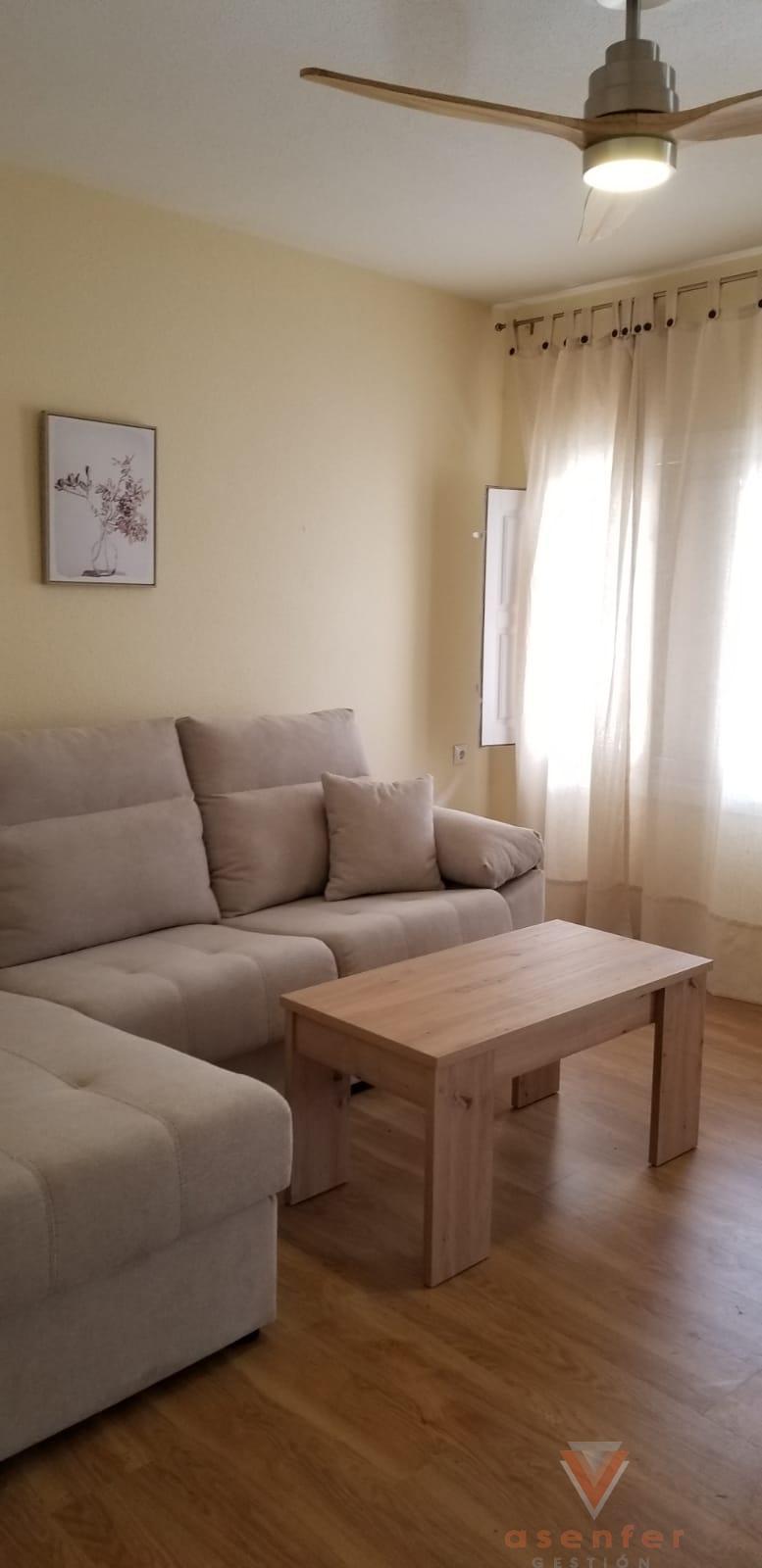 For sale of house in Valverde del Fresno