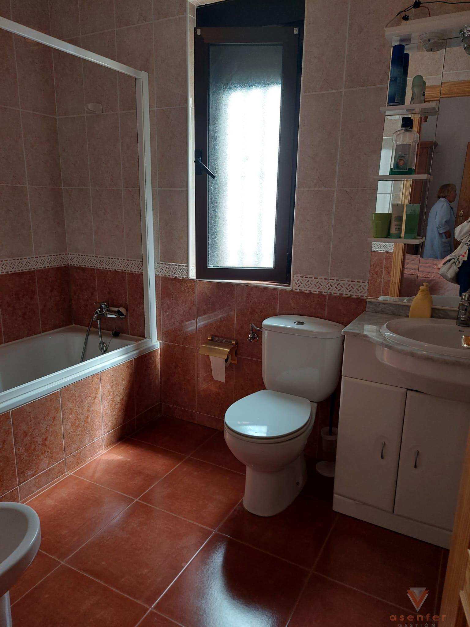 For sale of house in Valverde del Fresno