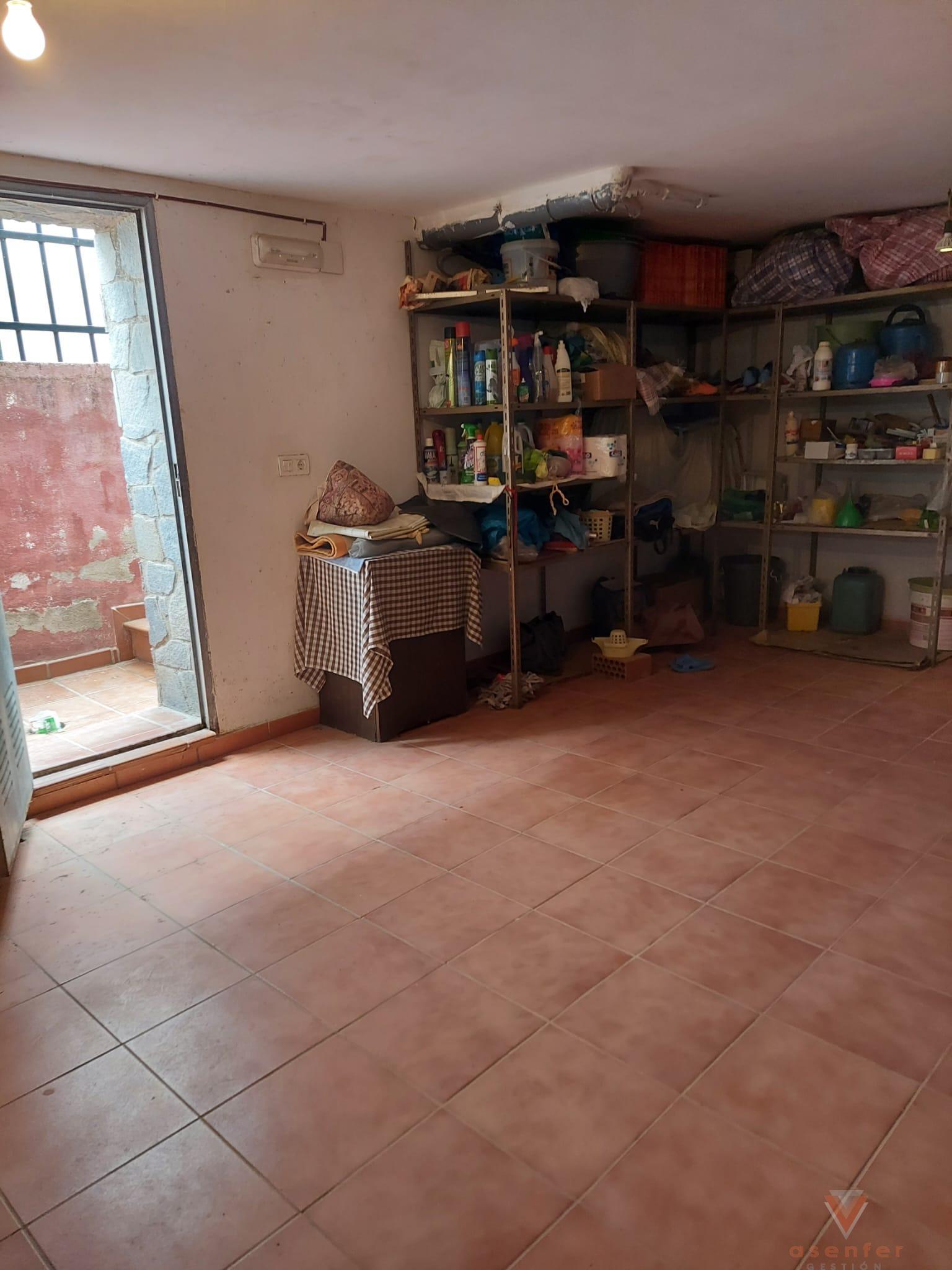 For sale of house in Valverde del Fresno