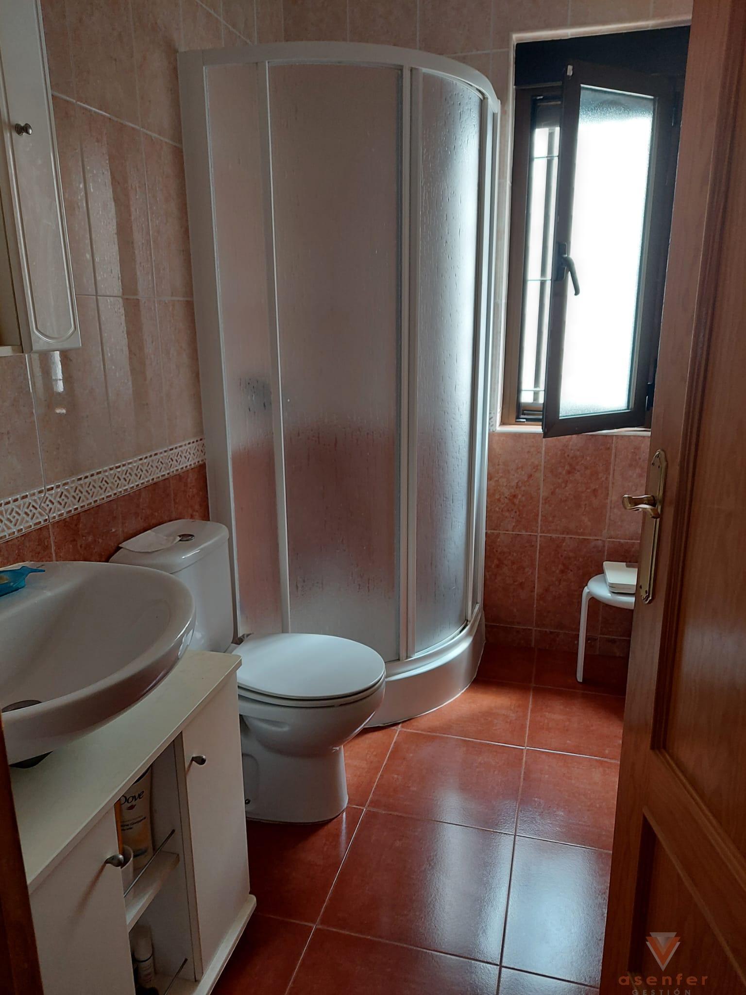 For sale of house in Valverde del Fresno