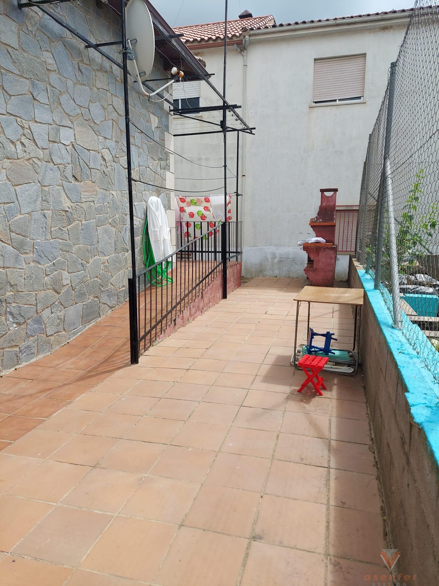 For sale of house in Valverde del Fresno