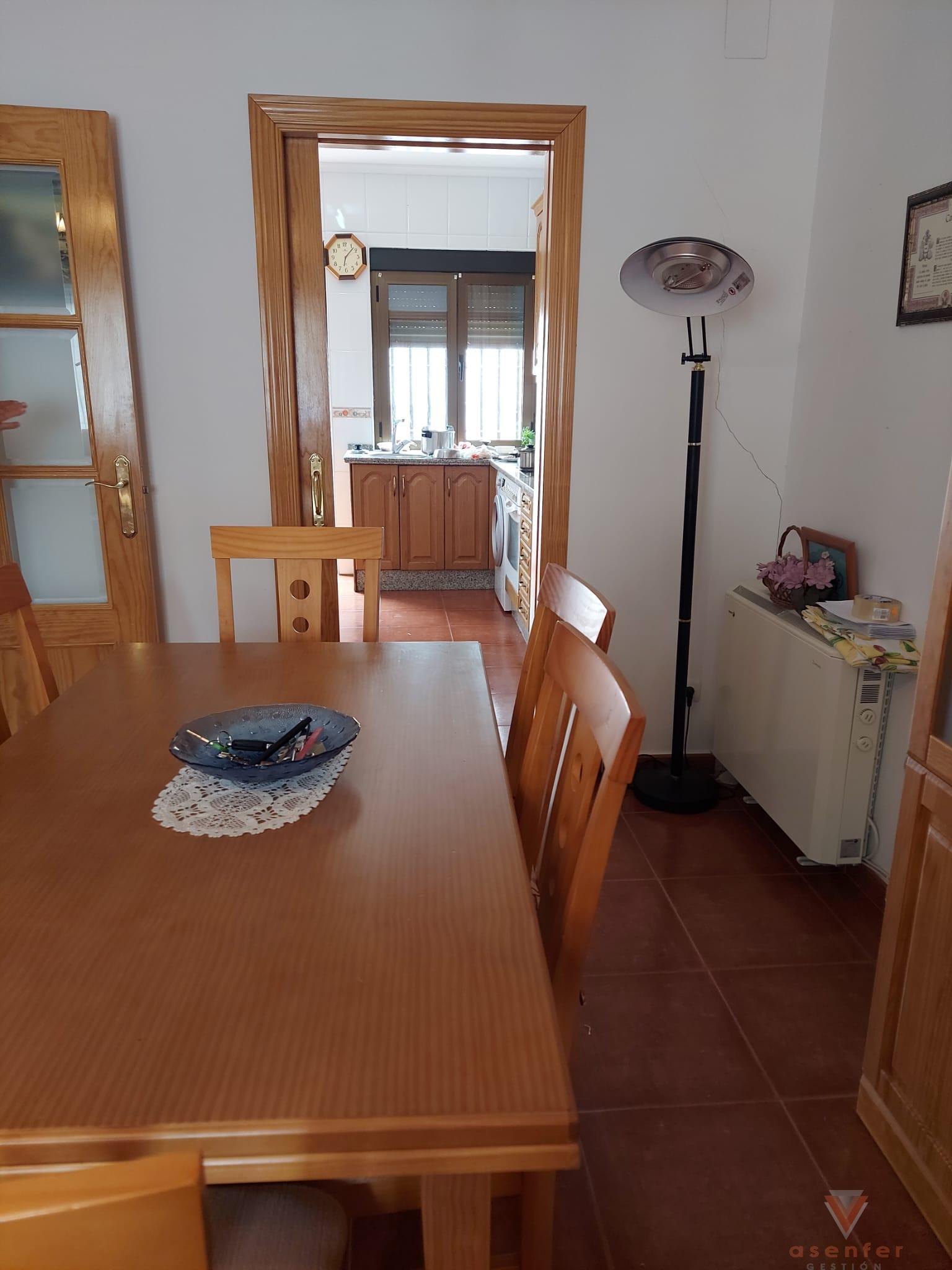 For sale of house in Valverde del Fresno